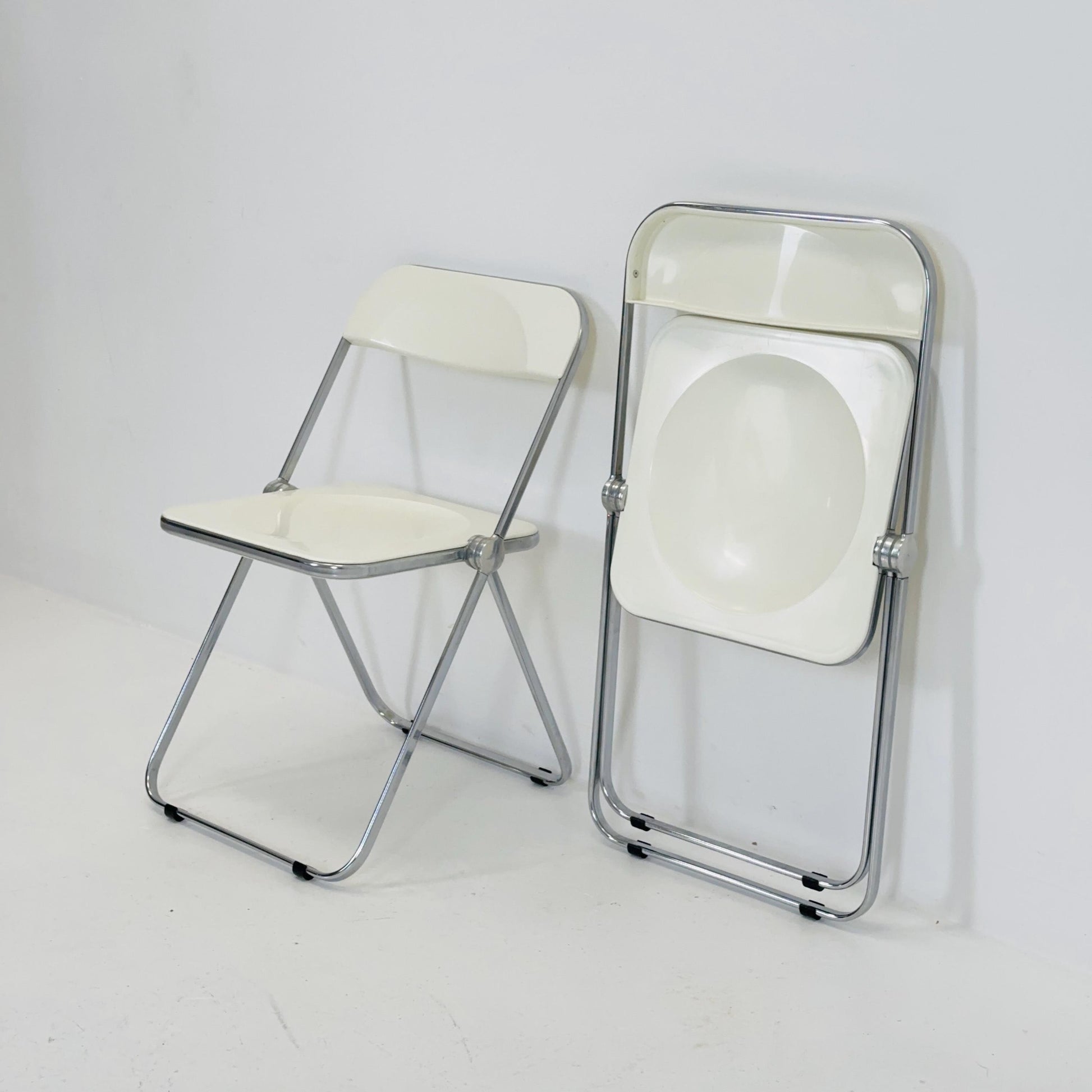Set of 2 vintage Italian Plia Folding Chairs by Giancarlo Piretti for Castelli, 1970s