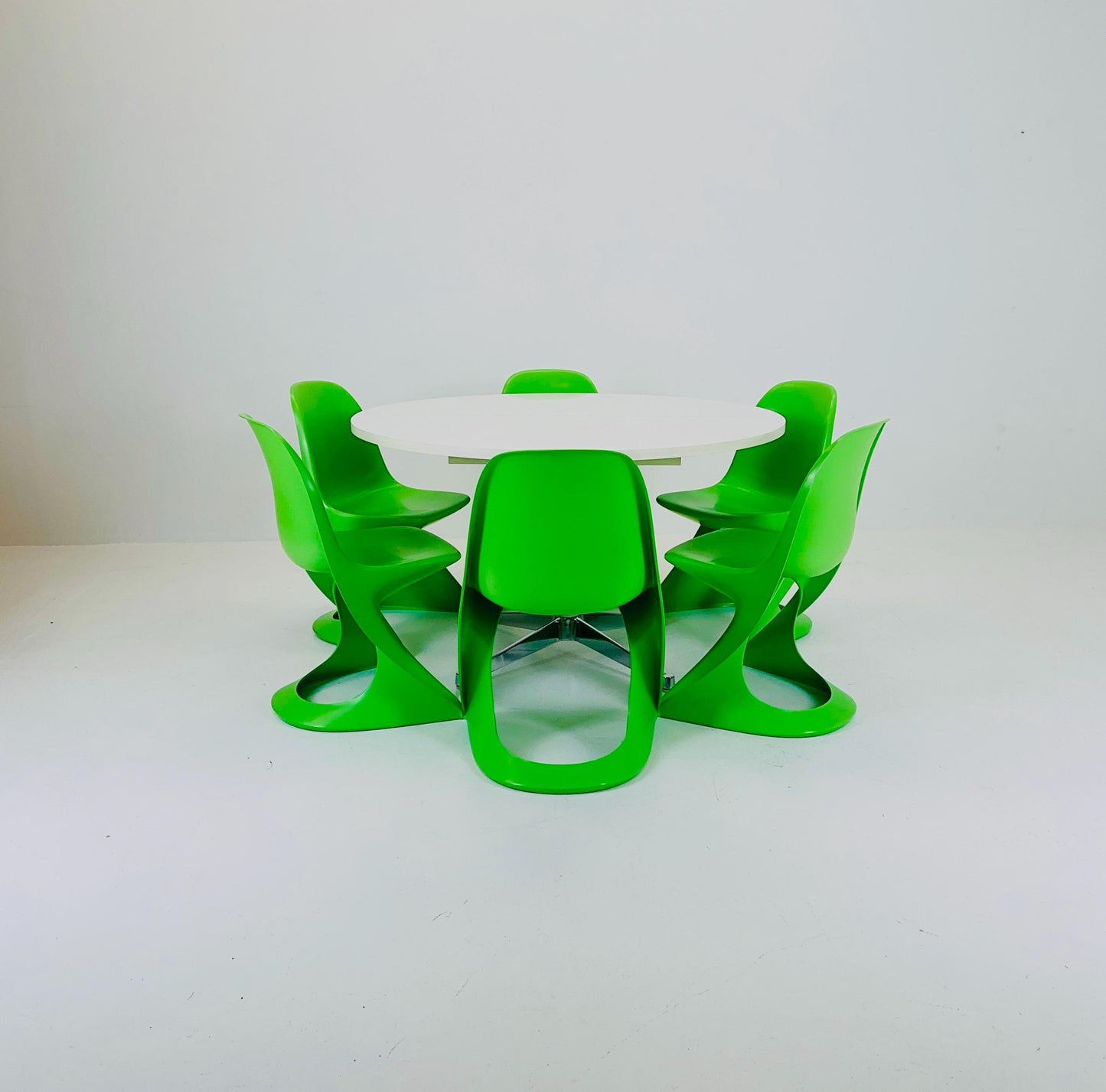 Mid century extendable round dining table by George Nelson for Herman Miller 1960s