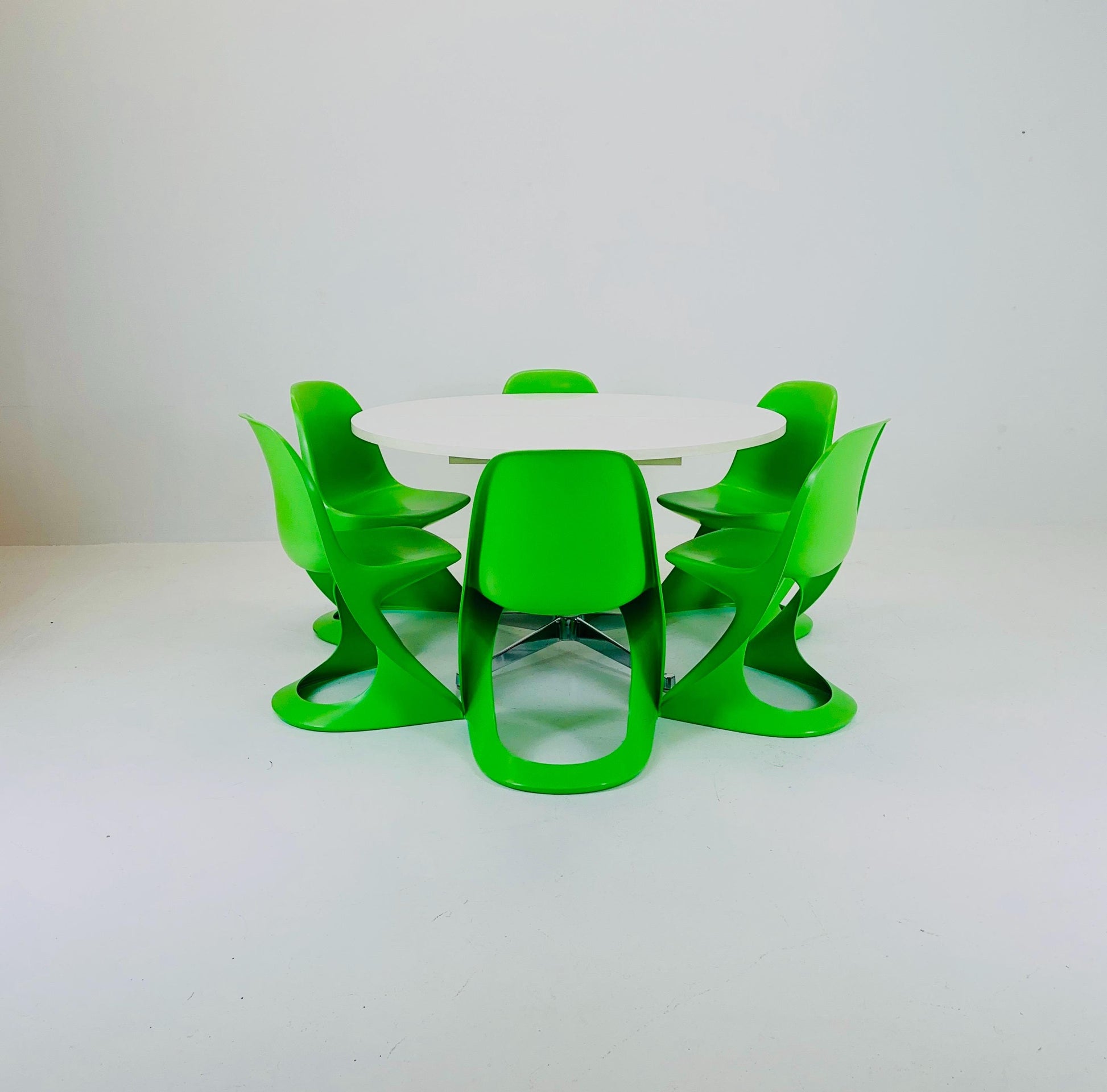 Mid century extendable round dining table by George Nelson for Herman Miller 1960s