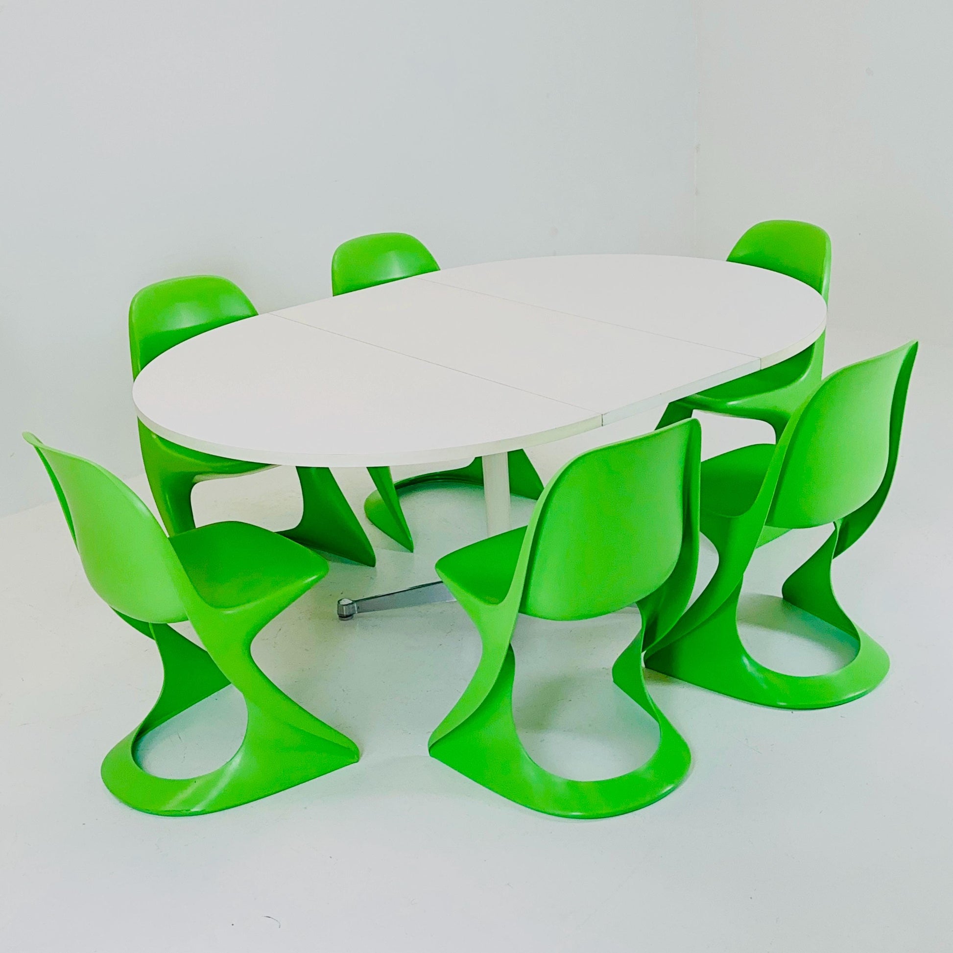 Mid century extendable round dining table by George Nelson for Herman Miller 1960s