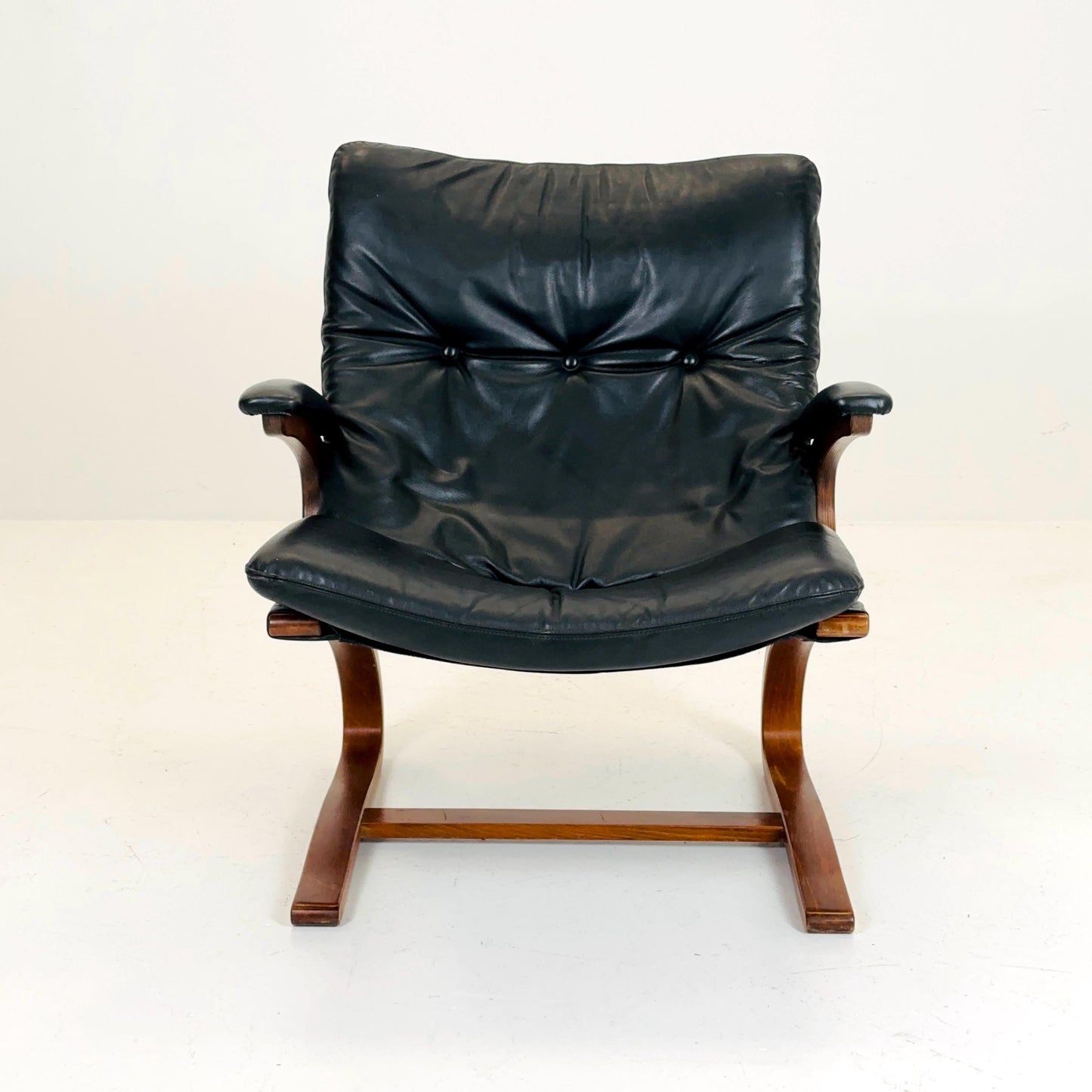 Mid century Kengu Leather Armchair by Elsa & Nordahl Solheim for Rybo Rykken - Vintage Scandinavian Design 1960s