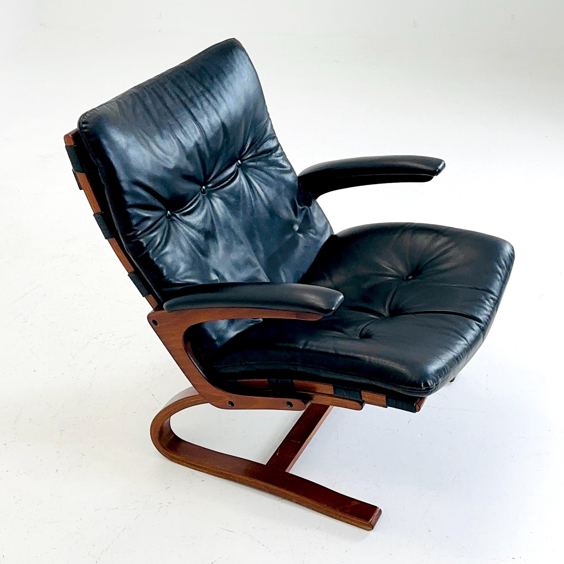 Mid century Kengu Leather Armchair by Elsa & Nordahl Solheim for Rybo Rykken - Vintage Scandinavian Design 1960s