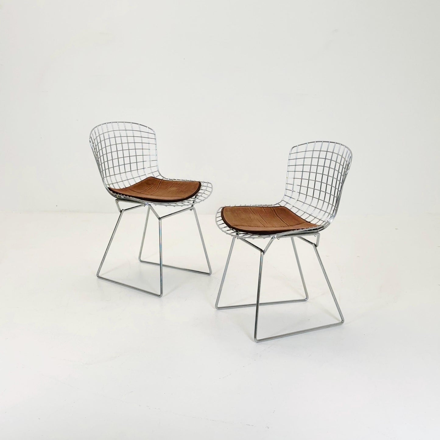 Set of 2 Mid century wire Chrome side chair by Harry Bertoia, Italy 1980s