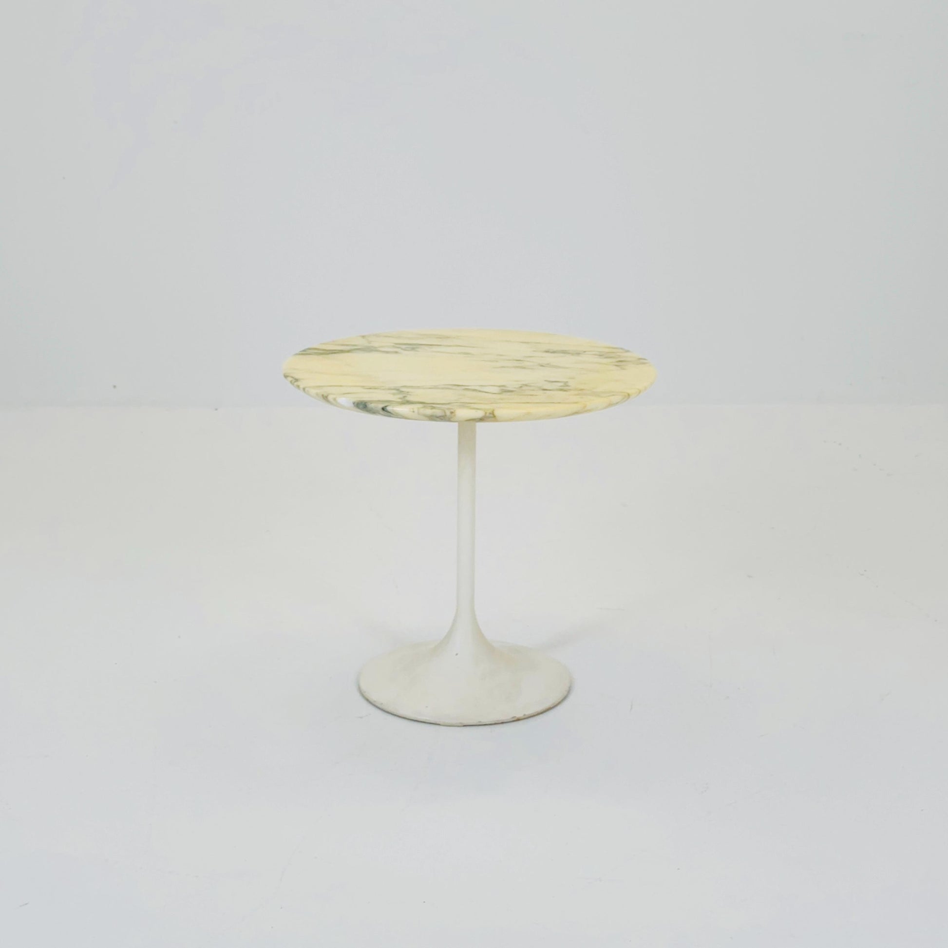 Mid century Eero Sarrinen Marble Top Pedestal Tulip Coffee Table White Grey Carrera 1990s