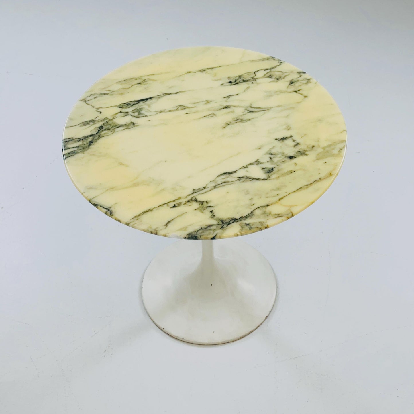 Mid century Eero Sarrinen Marble Top Pedestal Tulip Coffee Table White Grey Carrera 1990s