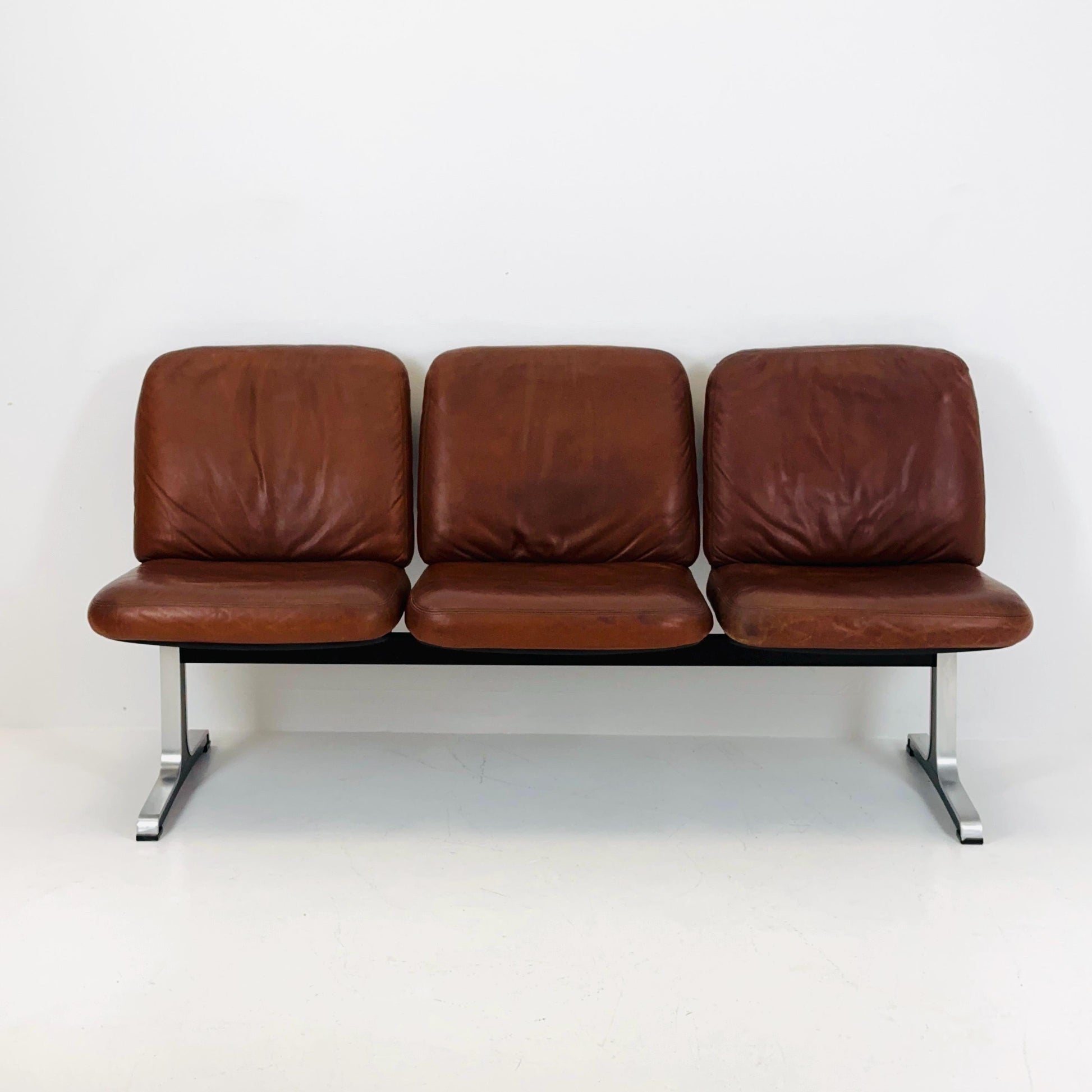 Mid century Bauhaus waiting bench- Sofa in brown leather . Italy 1980s