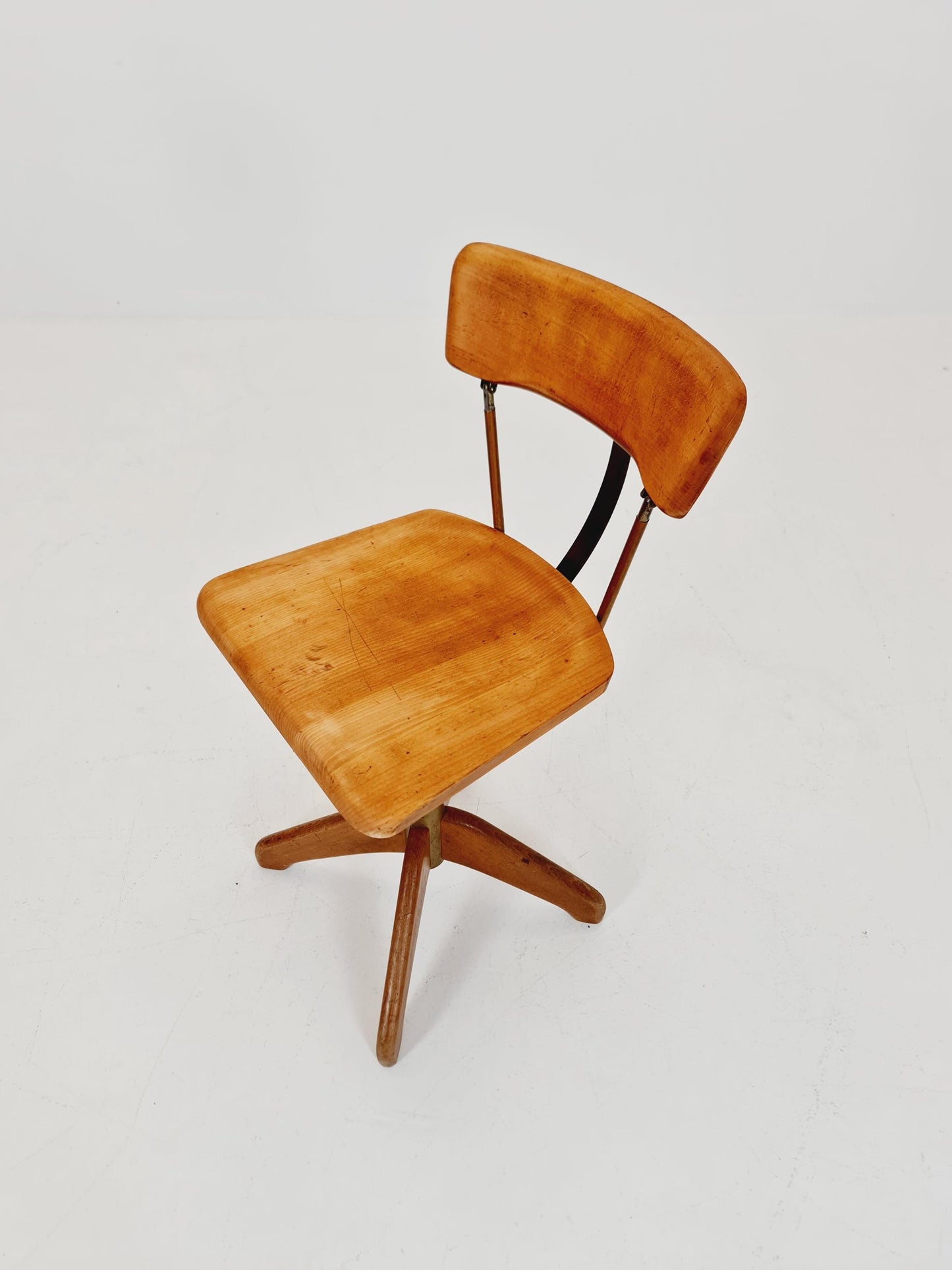 Bauhaus swivel office chair in solid wood By Stoll Giroflex ,1950s