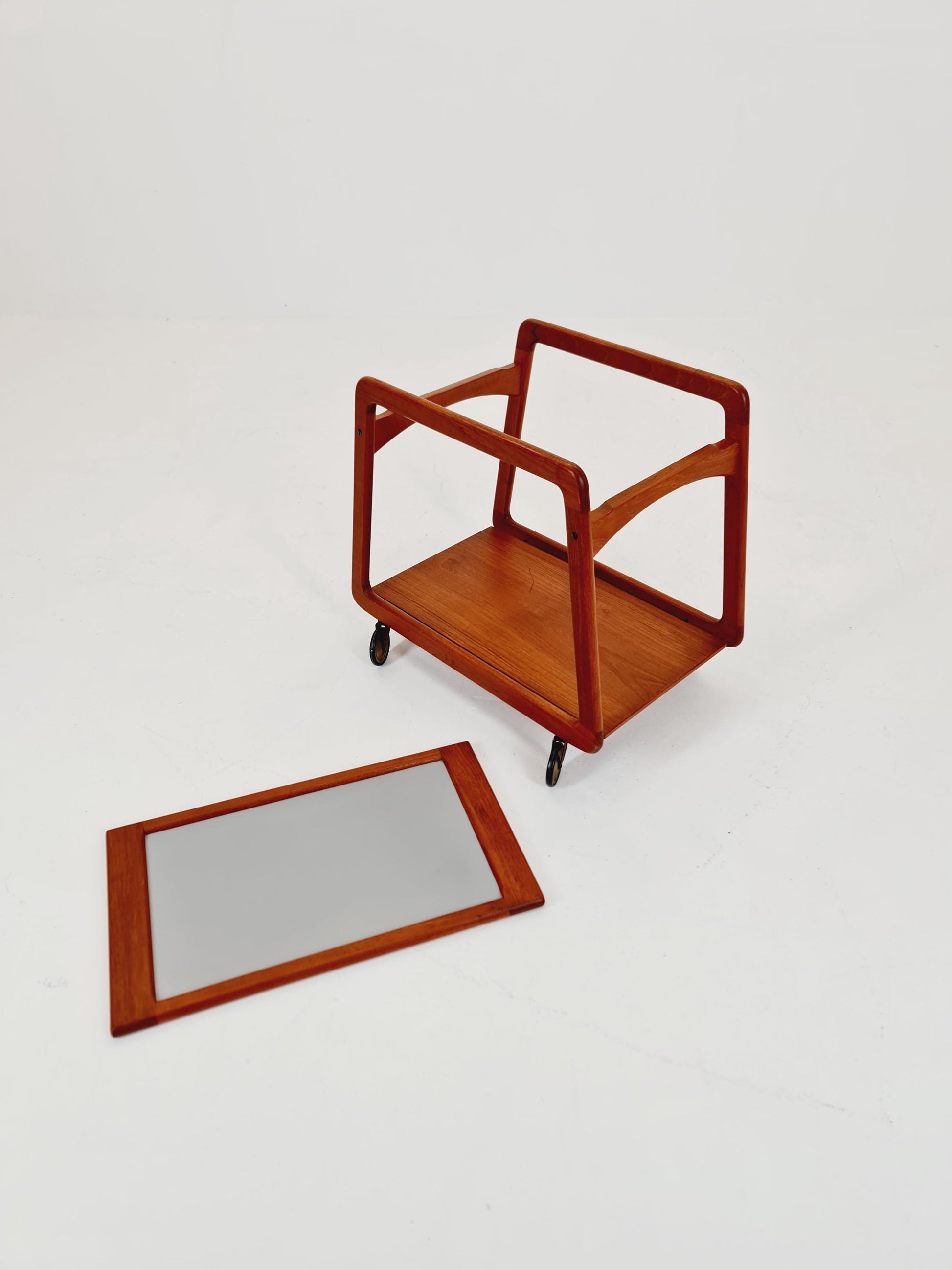 Vintage mid century danish trolley in solid teak/ bar cart By SIKA Mobler , 1960s