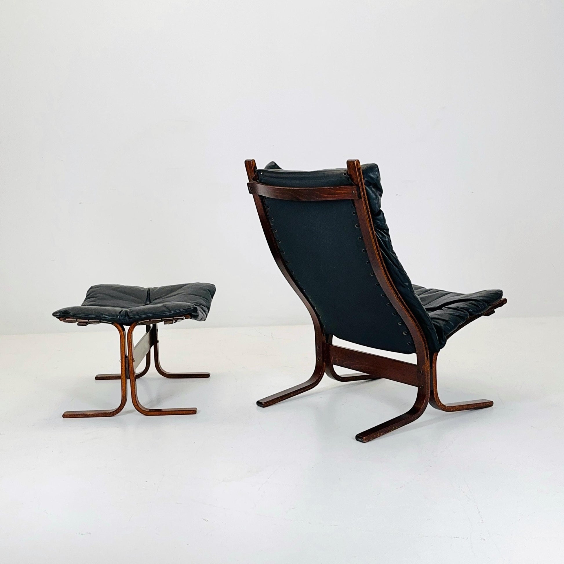 Mid century armchair “Siesta” and its ottoman by Ingmar Relling, Westnofa Furniture, Norway 1960s