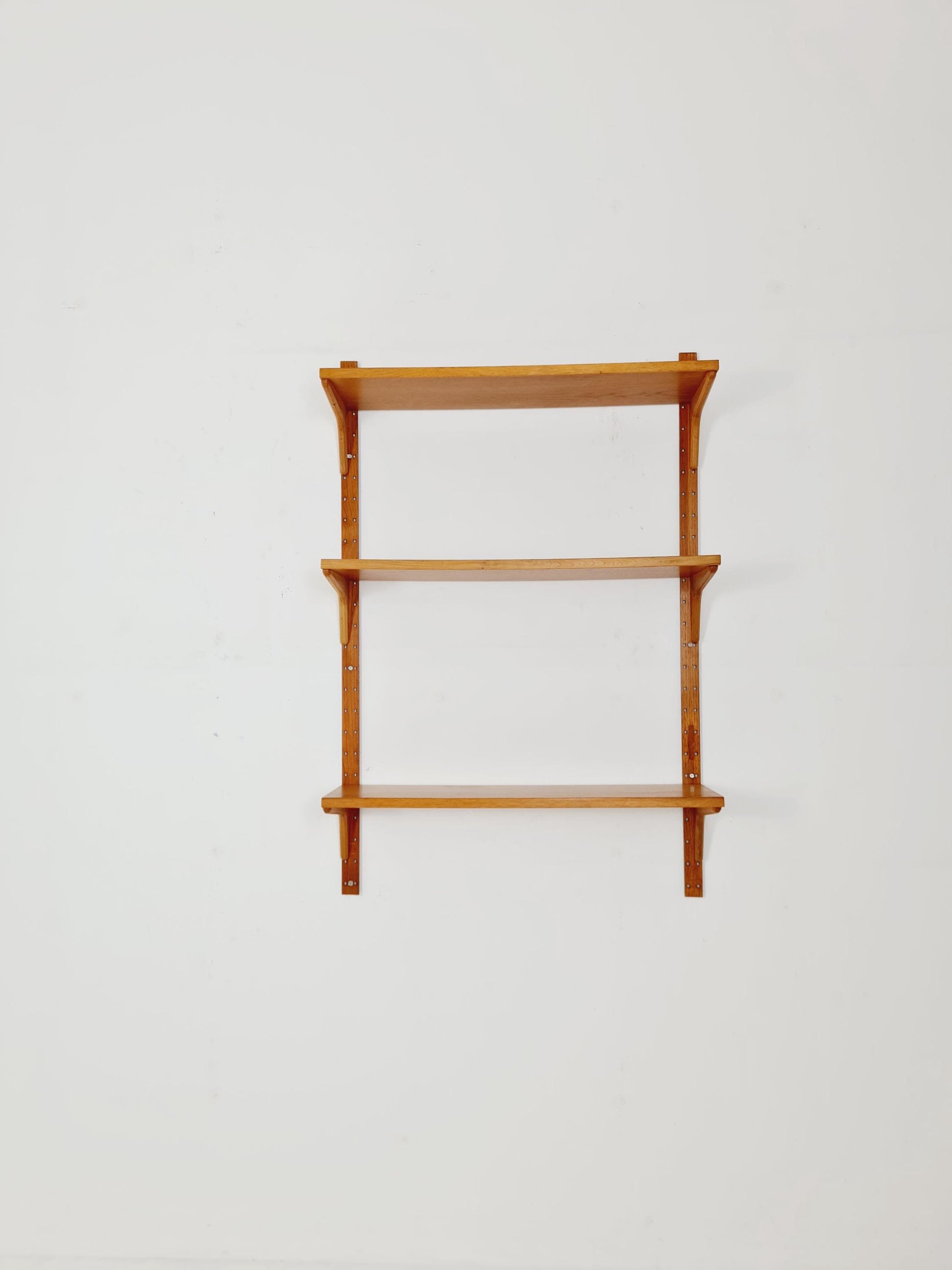 Danish modern Oak shelving system by Hansen & Guldborg Mobler, Denmark, 1960s
