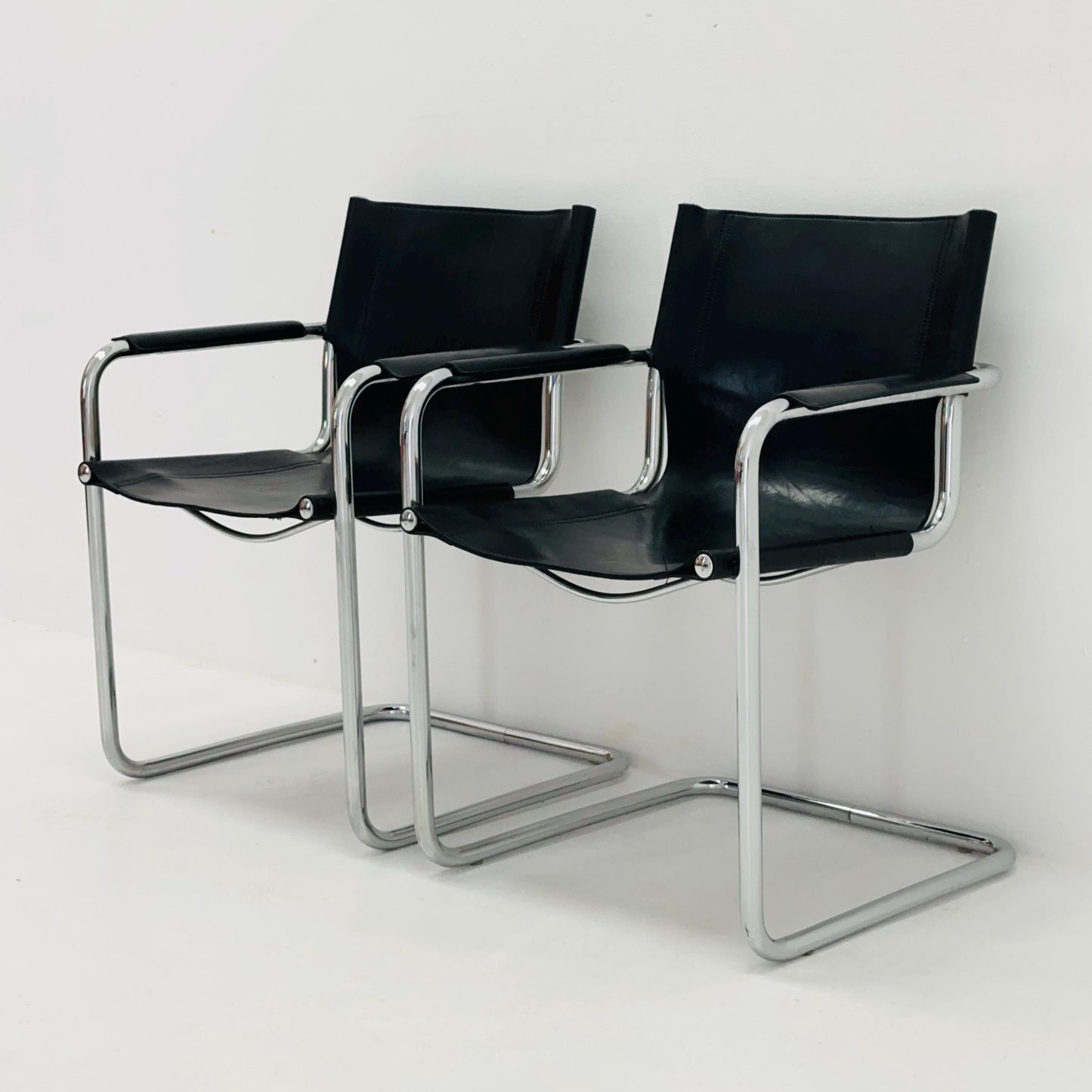 Set of 2 Mid century Matteo Grassi visitor armchairs black leather Italy 1980s