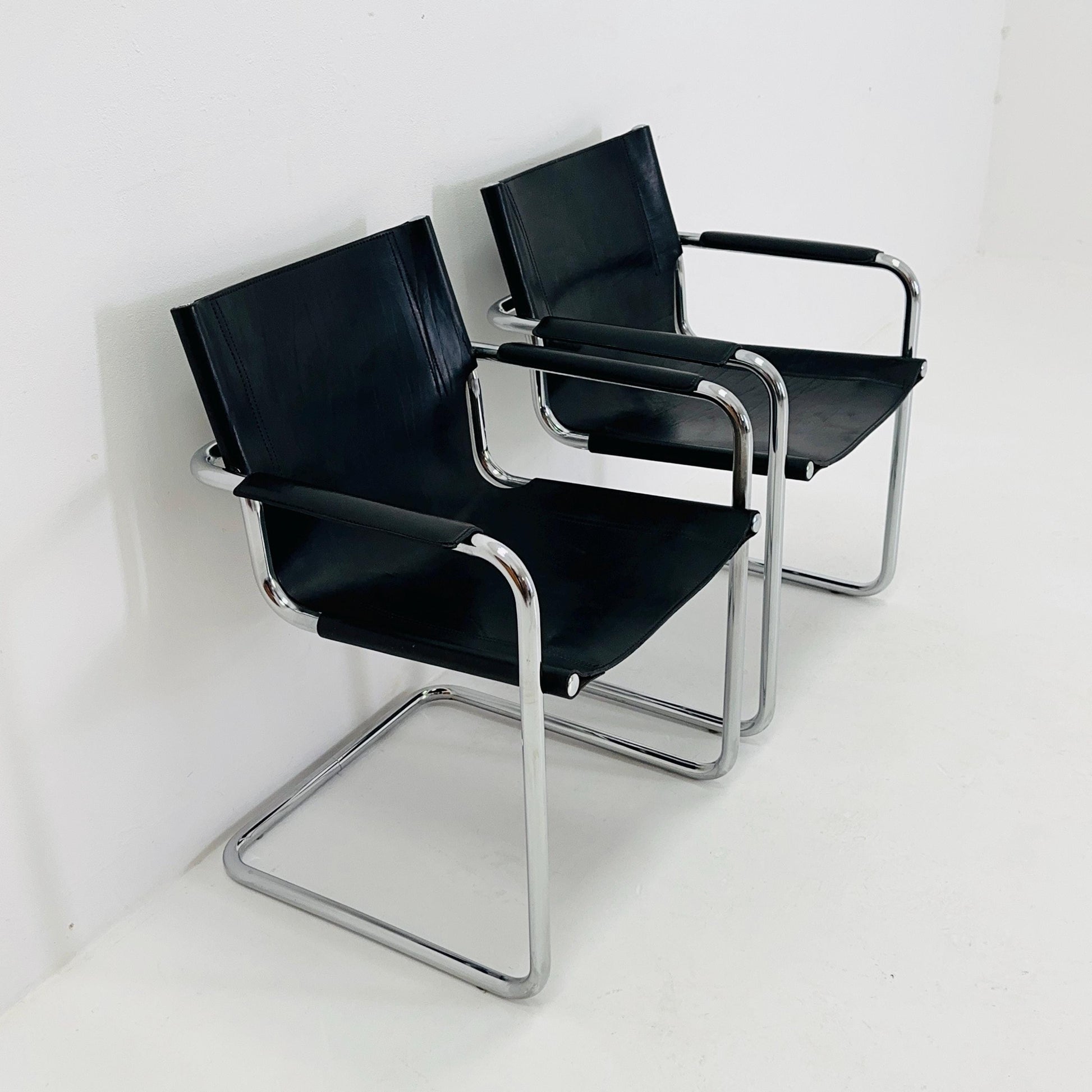 Set of 2 Mid century Matteo Grassi visitor armchairs black leather Italy 1980s