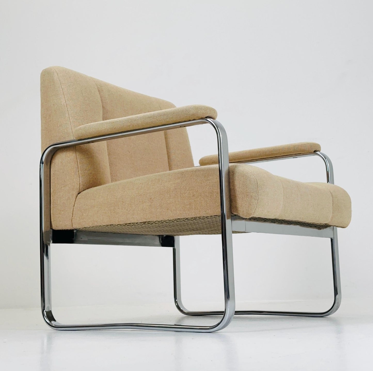 Mid-Century Modern Armchair by RH Design, Bauhaus design beige fabric Italy 1980s