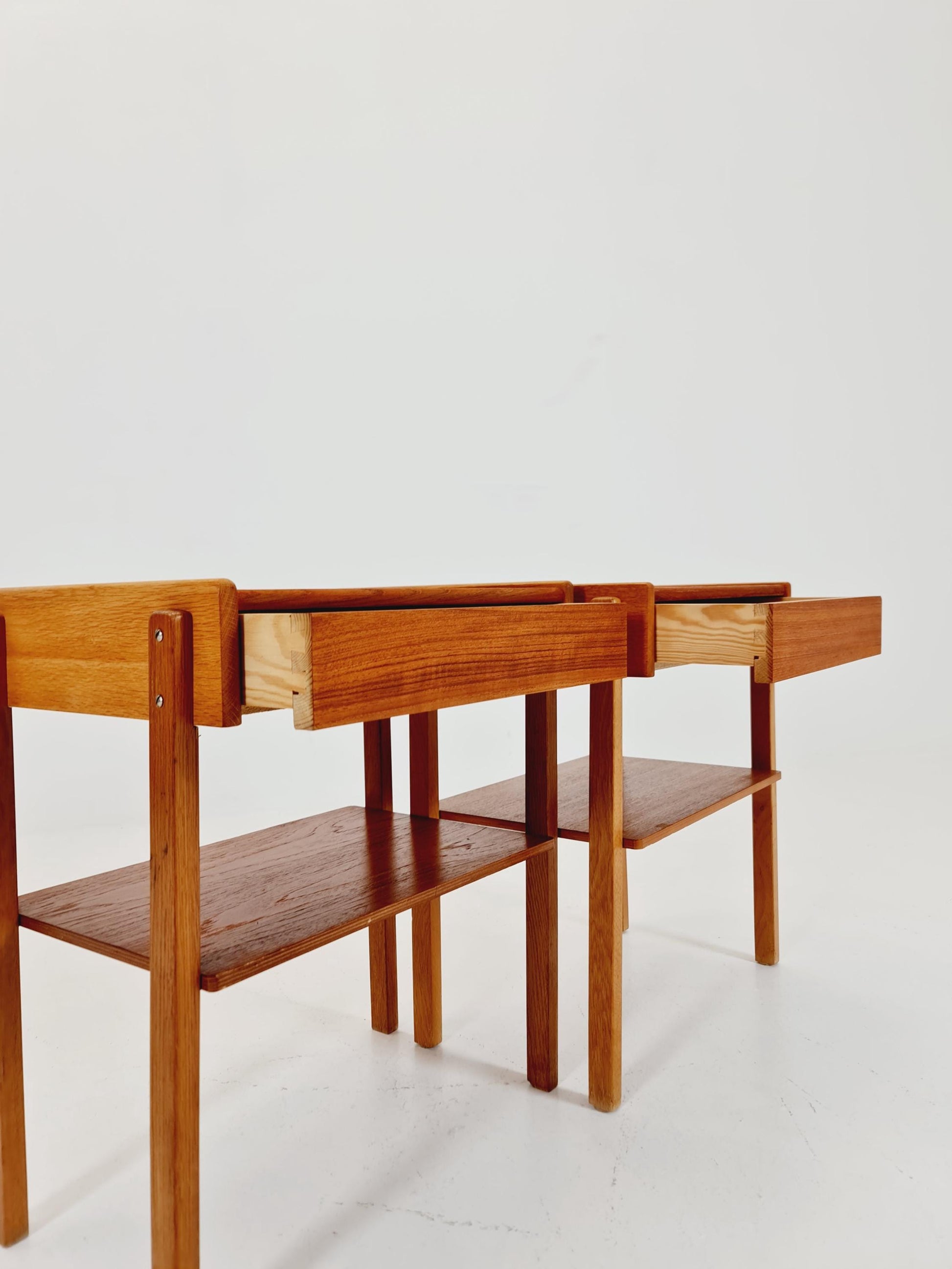Pair of Swedish Midcentury Teak Vintage Side table/ Bedside table/ Night stand by Carlström & Co, 1960s