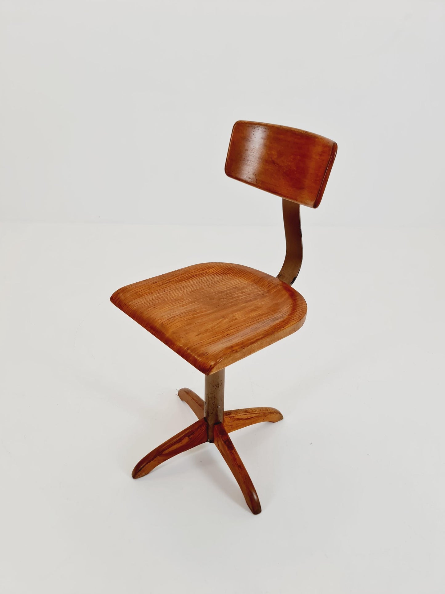 Bauhaus swivel office chair in solid wood By Ama Elastik Modell 325 ,1930s