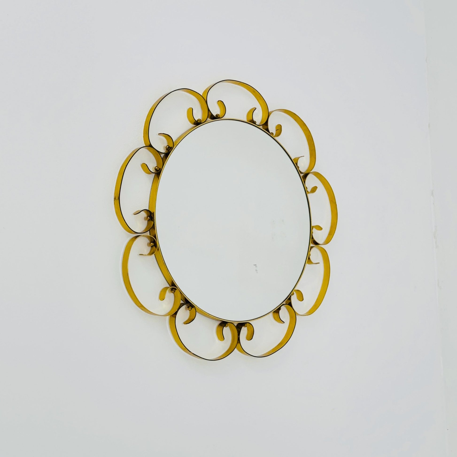 Mid century circle -shaped mirror with golden metal frame- 1960s Italy