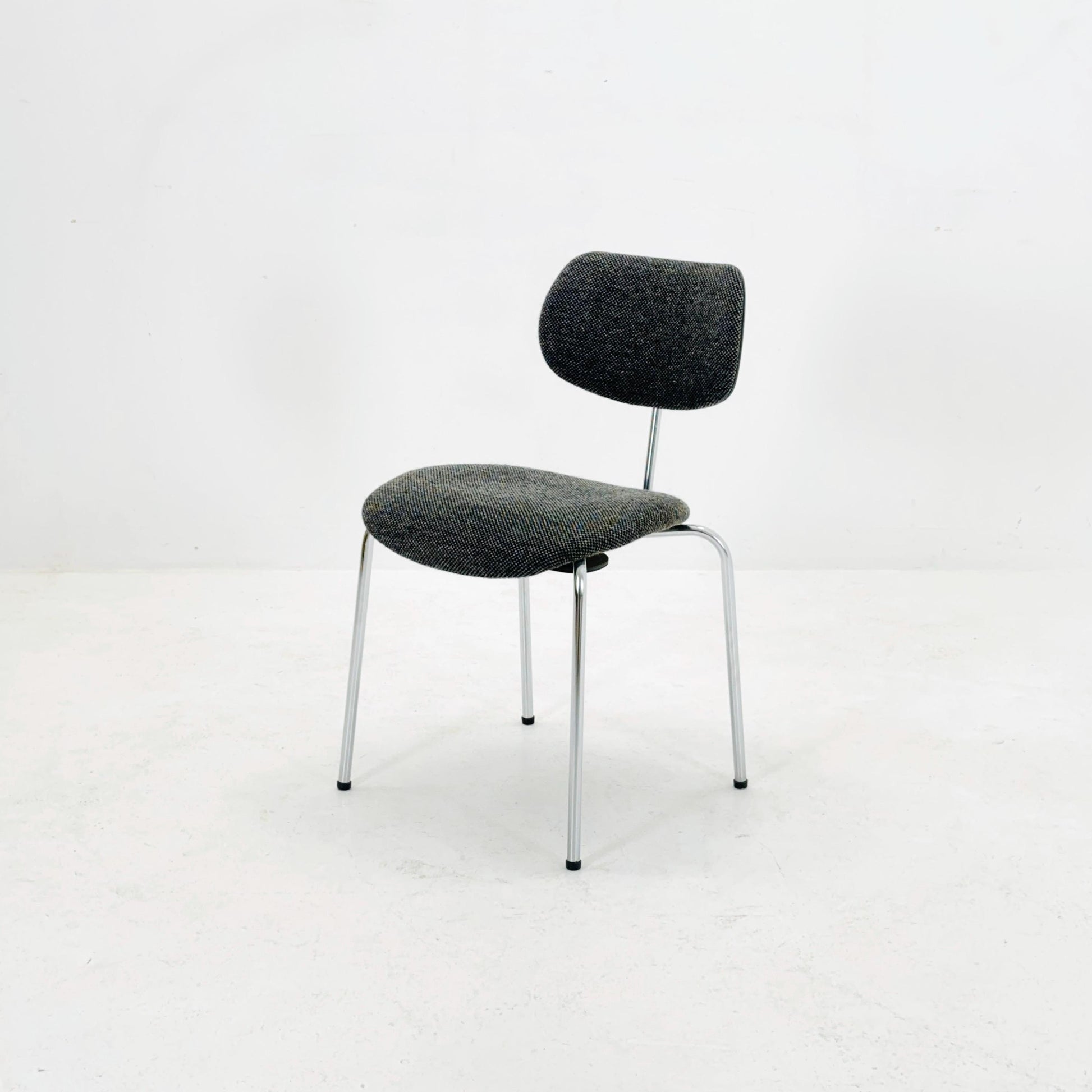 Mid century Austrian chair model SE 68 by Egon Eiermann for Wilde & Spieth 1990s