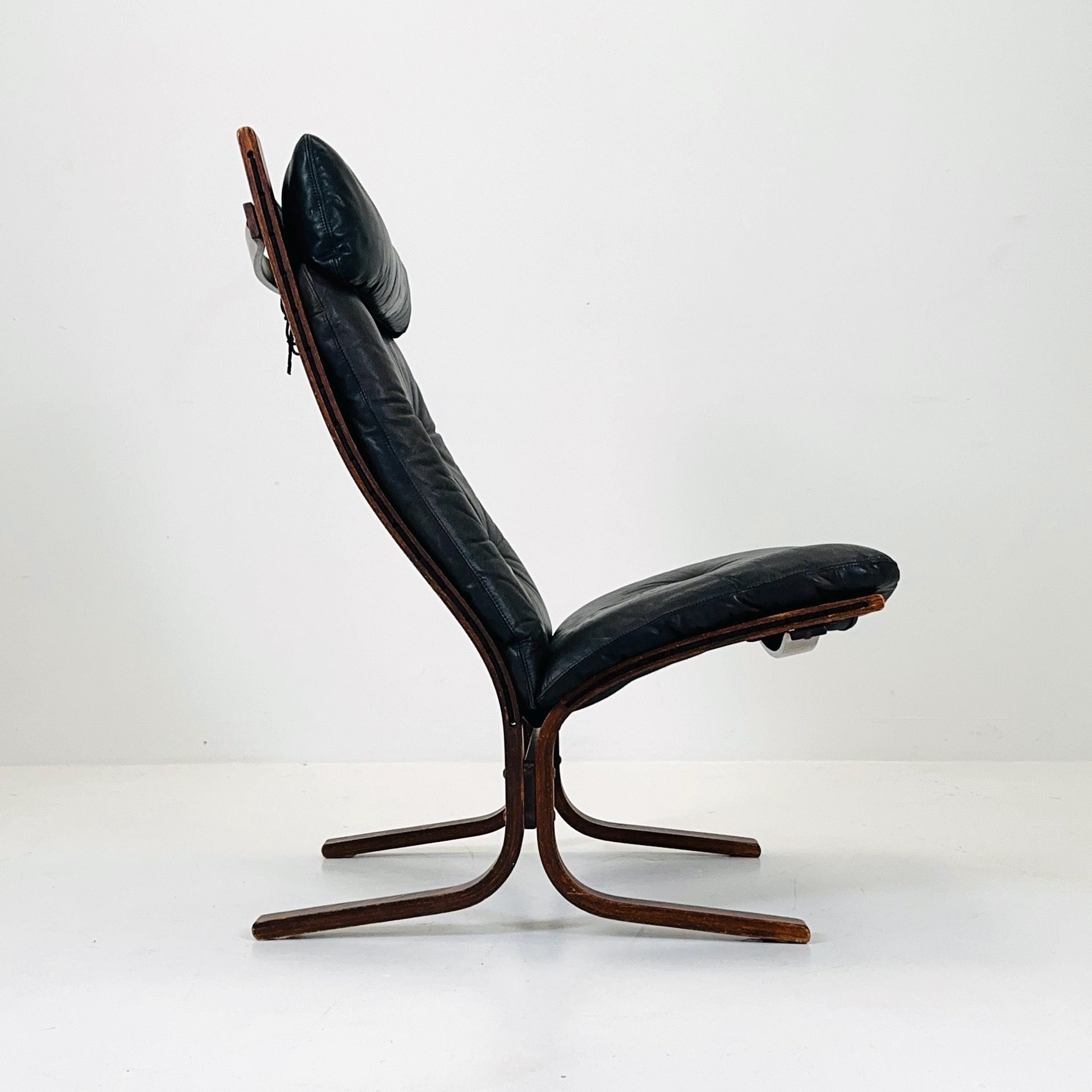Mid century armchair “Siesta” by Ingmar Relling, Westnofa Furniture, Norway. 1960s