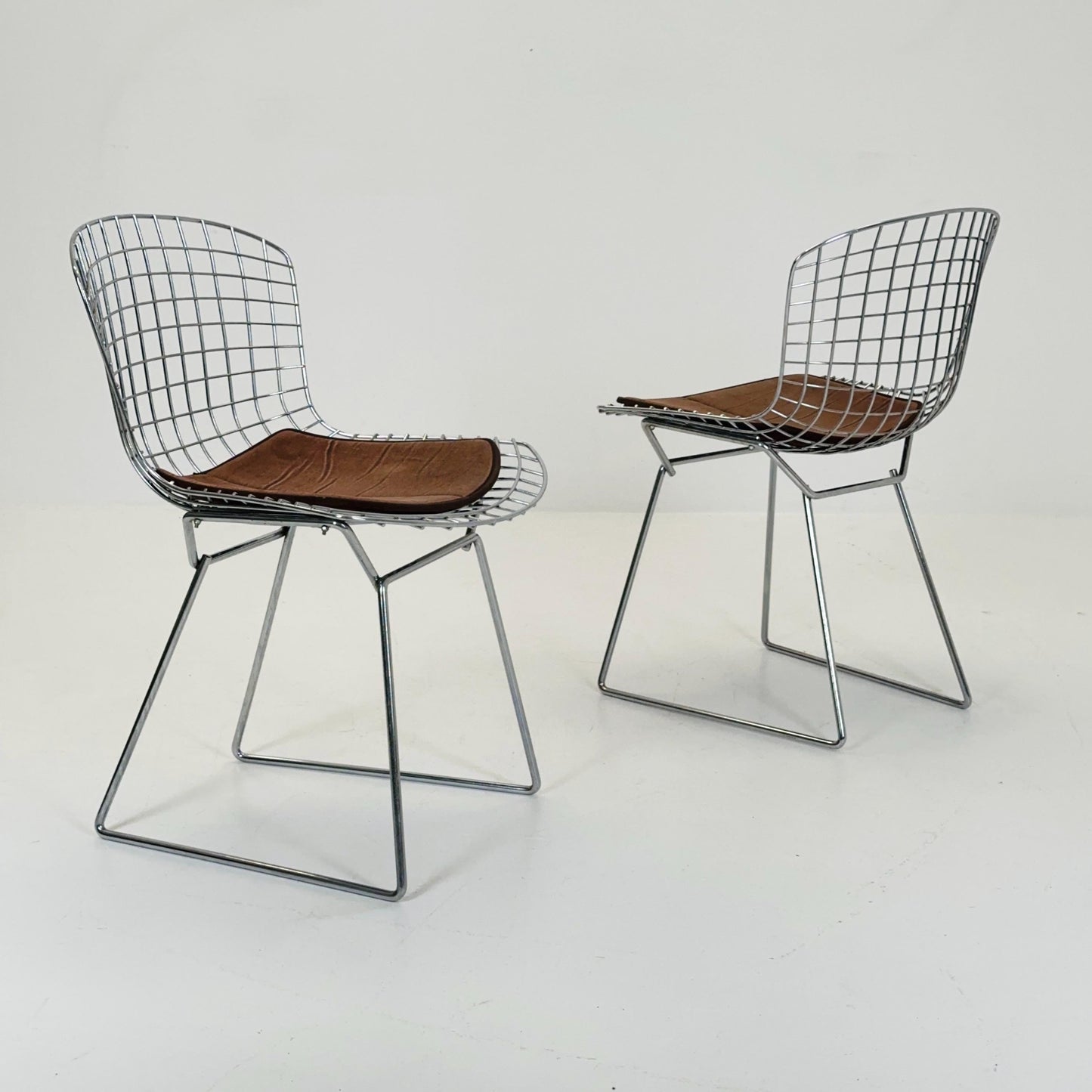Set of 2 Mid century wire Chrome side chair by Harry Bertoia, Italy 1980s