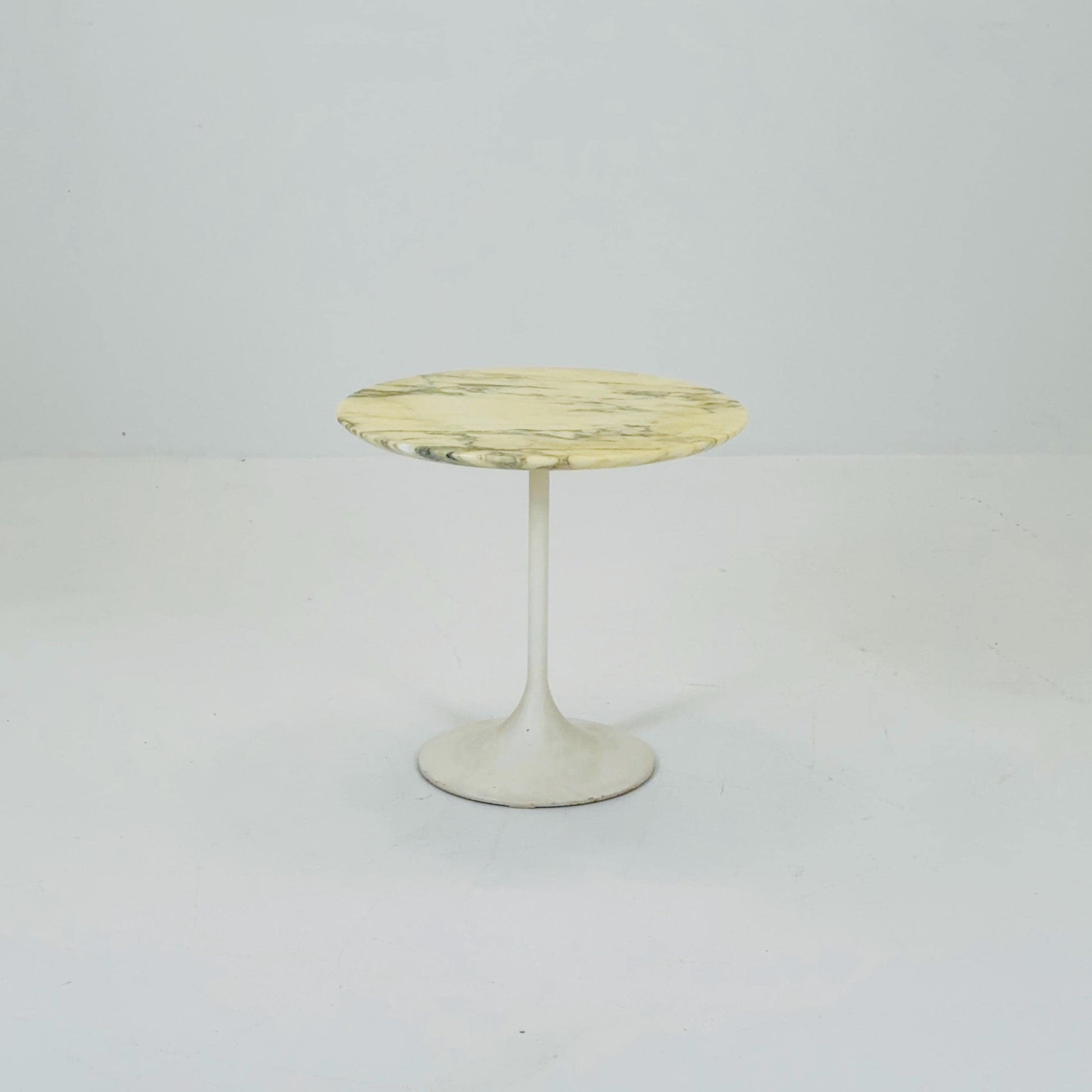 Mid century Eero Sarrinen Marble Top Pedestal Tulip Coffee Table White Grey Carrera 1990s