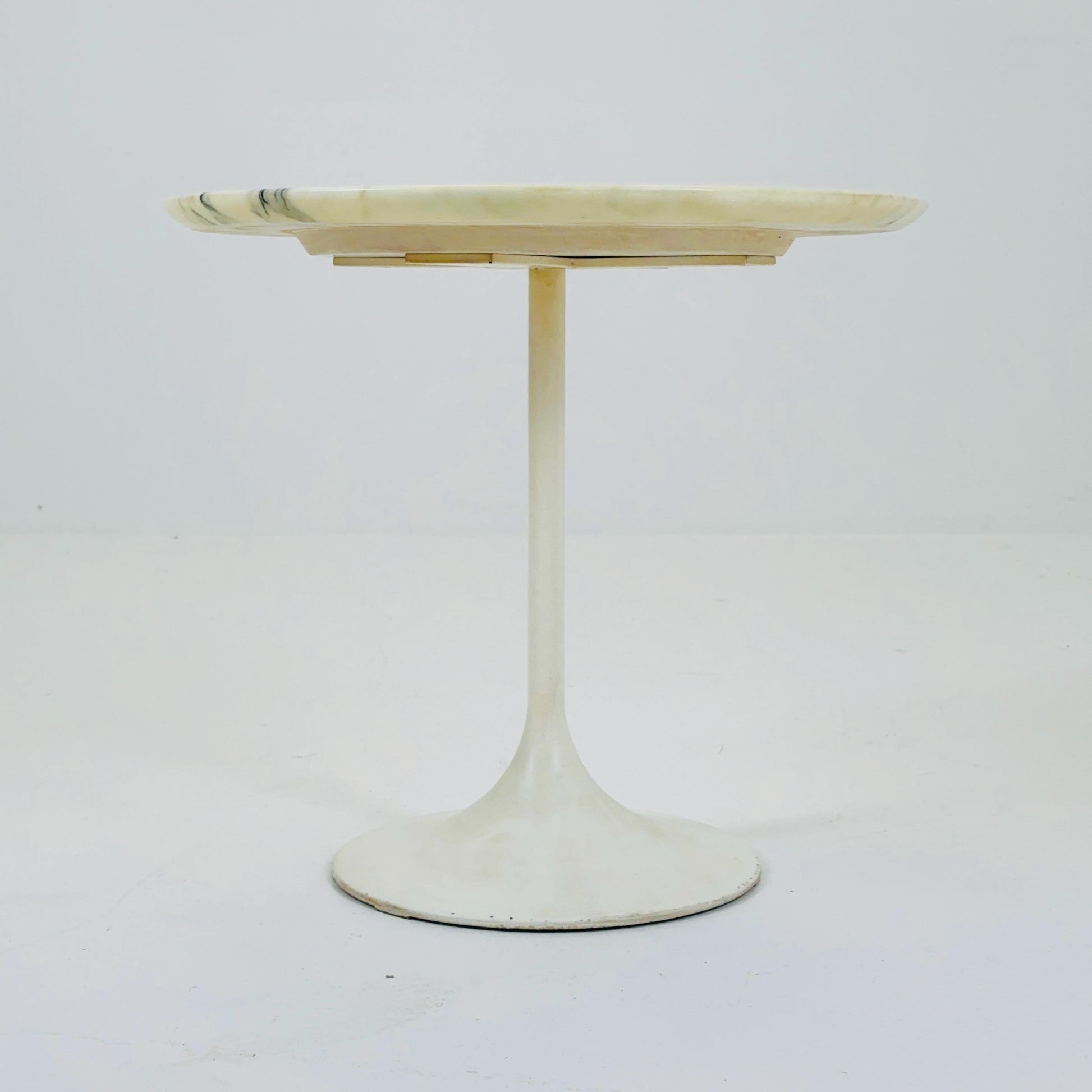 Mid century Eero Sarrinen Marble Top Pedestal Tulip Coffee Table White Grey Carrera 1990s