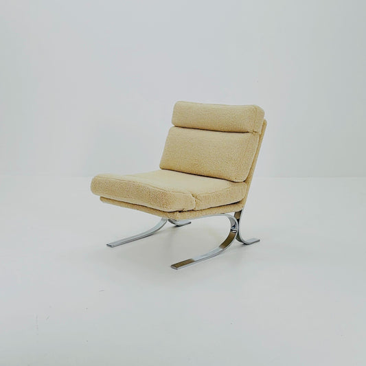 Bauhaus Mid-Century Modern Lounge Chair in Beige Teddy fabric with Chrome Base - 1980s Italian Design