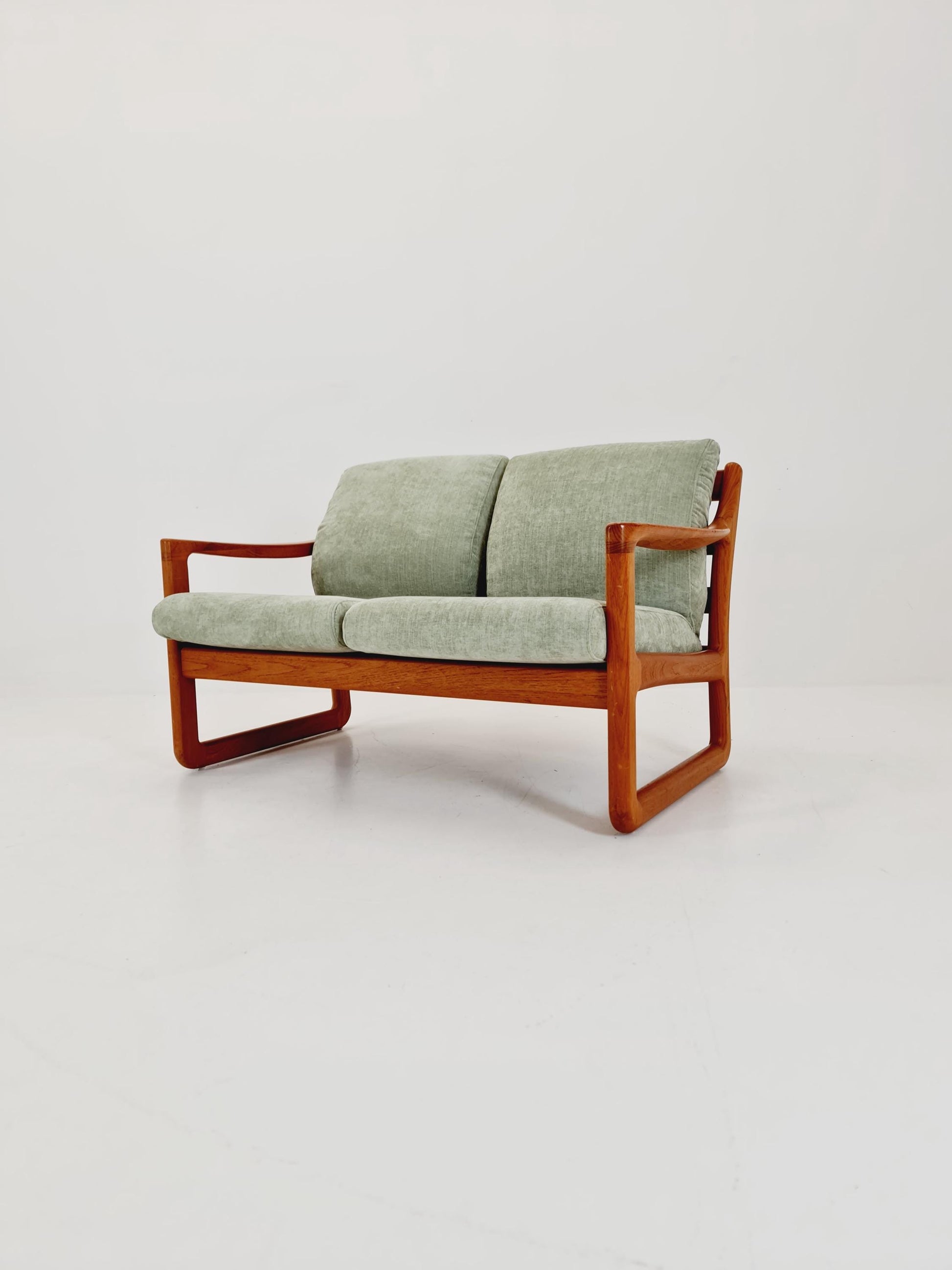 Mid century teak 2-Seater Sofa by Johannes Andersen for Silkeborg , 1960s