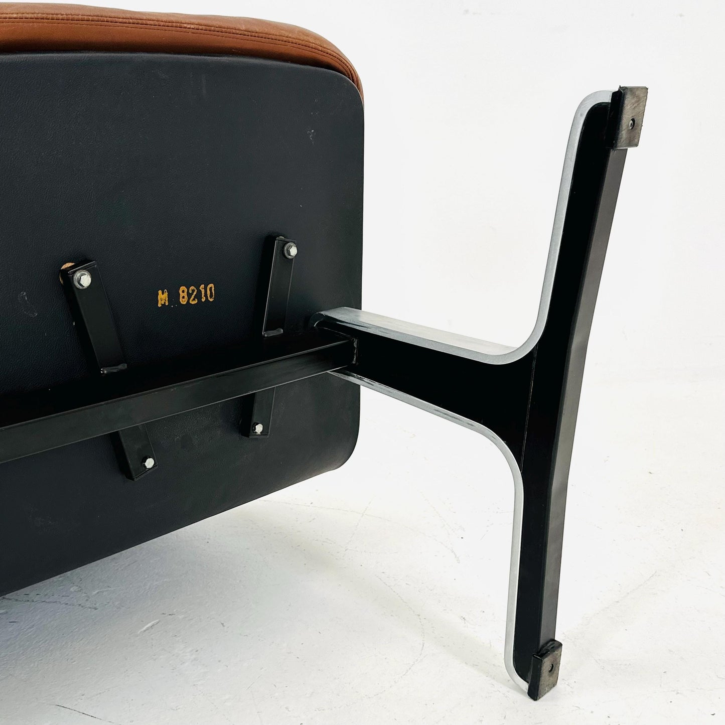 Mid century Bauhaus waiting bench- Sofa in brown leather . Italy 1980s