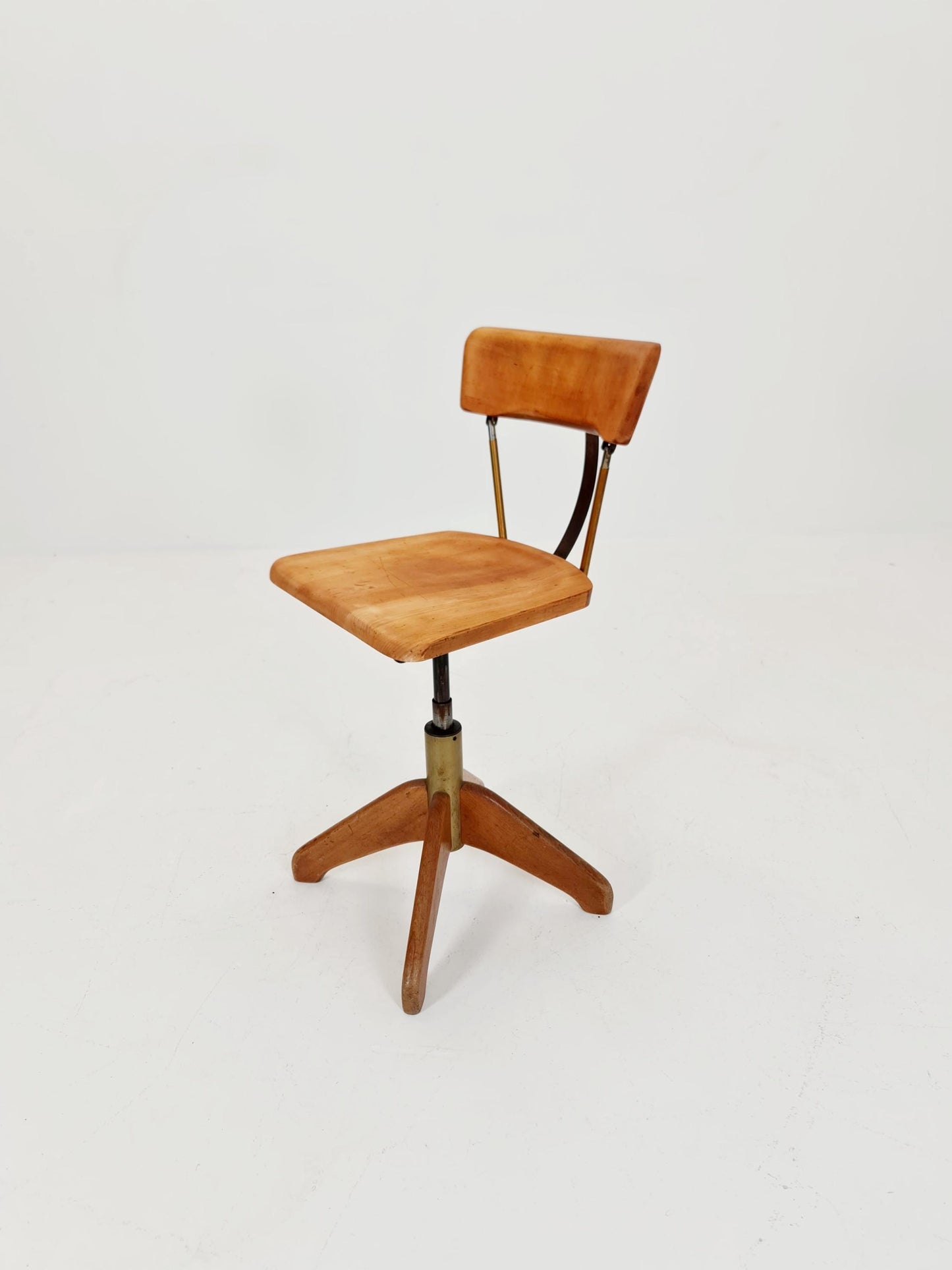 Bauhaus swivel office chair in solid wood By Stoll Giroflex ,1950s