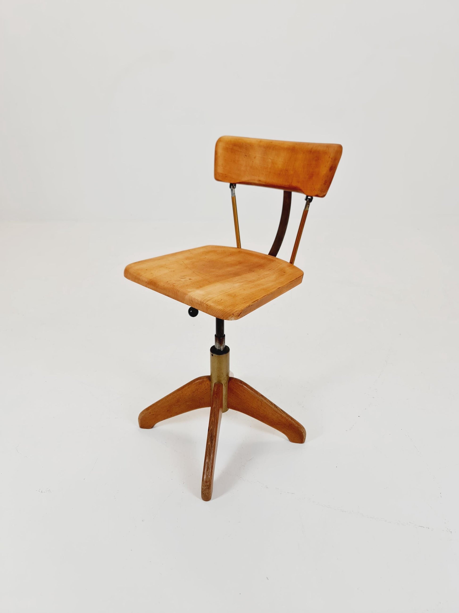 Bauhaus swivel office chair in solid wood By Stoll Giroflex ,1950s