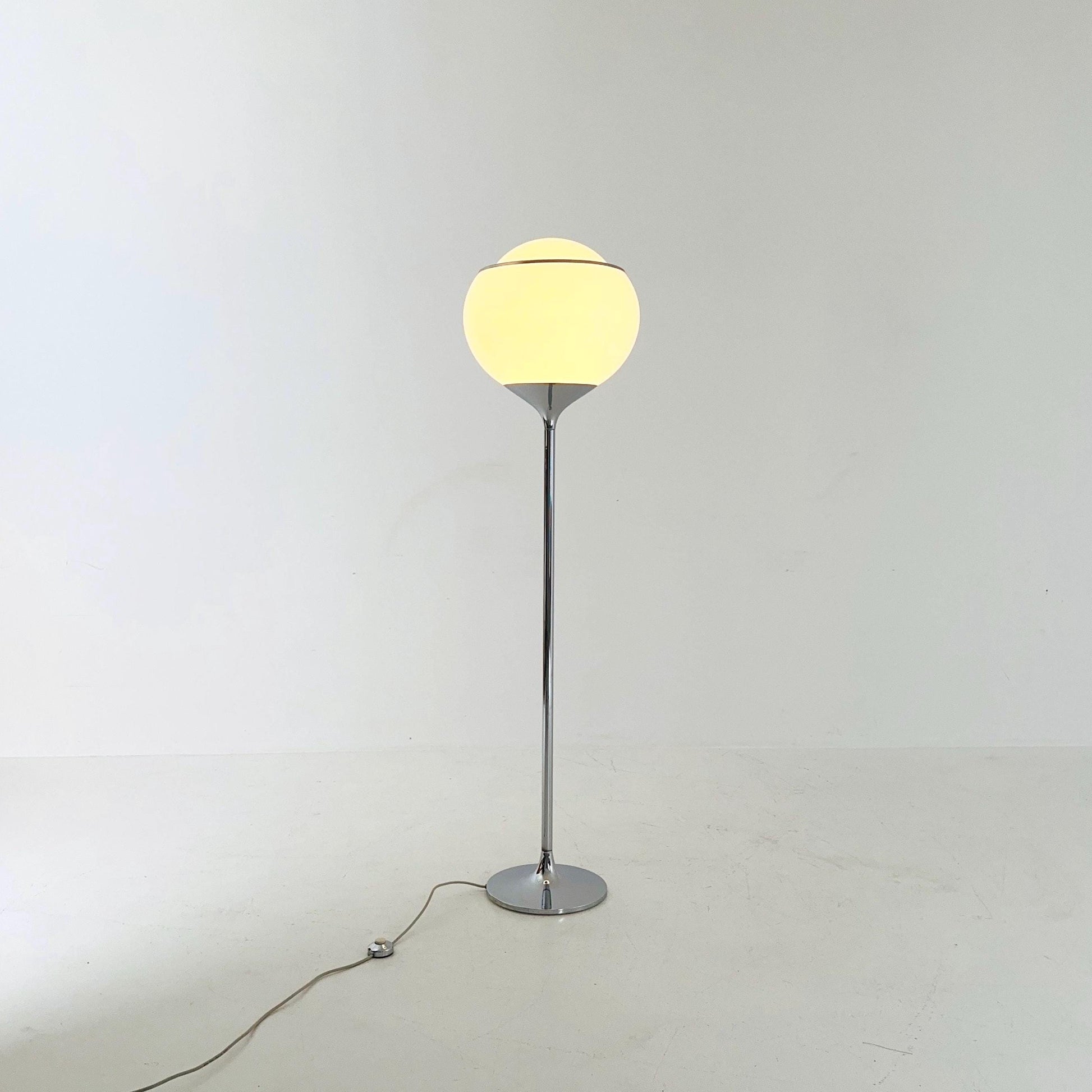 Mid century Bud Grande Floor Lamp by Studio 6G by Luigi Massoni for Guzzini, 1968