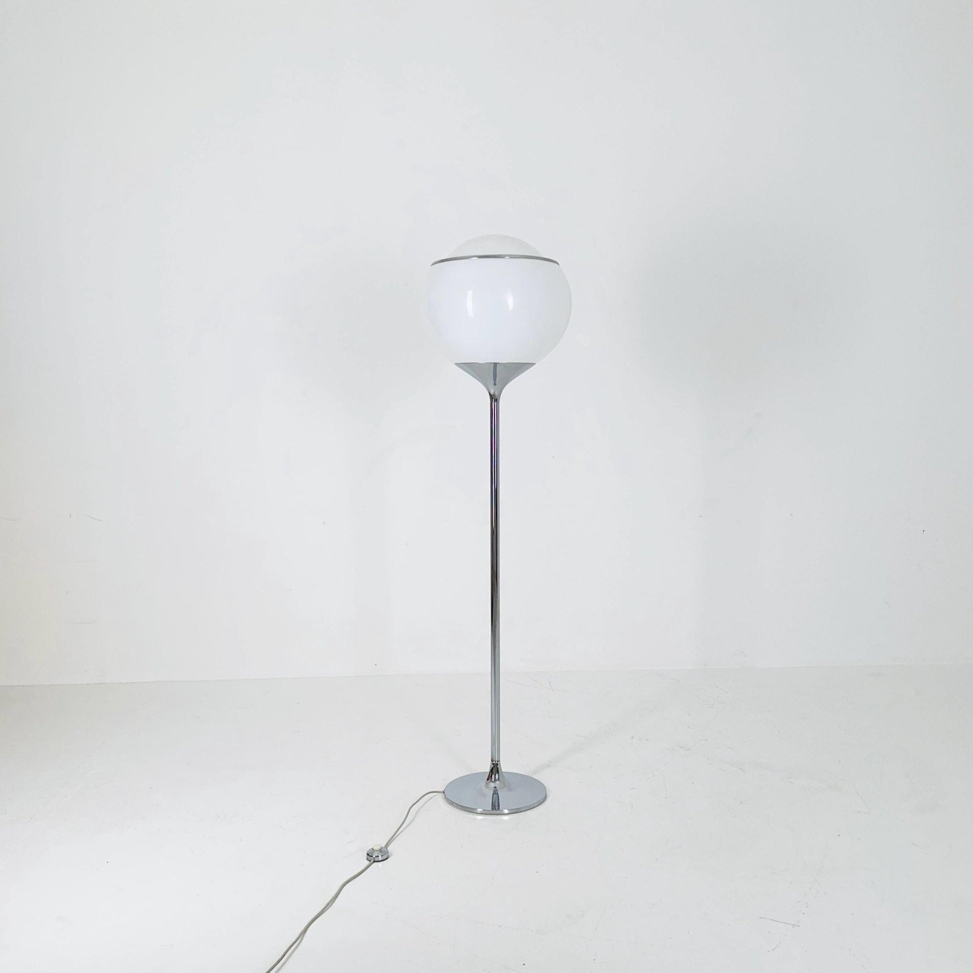 Mid century Bud Grande Floor Lamp by Studio 6G by Luigi Massoni for Guzzini, 1968