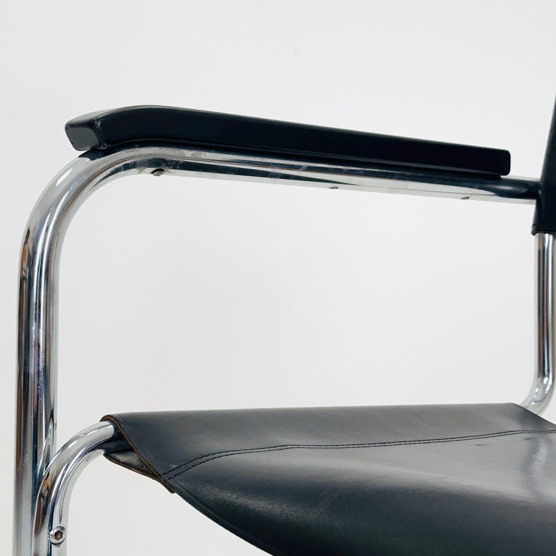 Bauhaus black leather iconic armchair by Mart Stam for Thonet 1980s