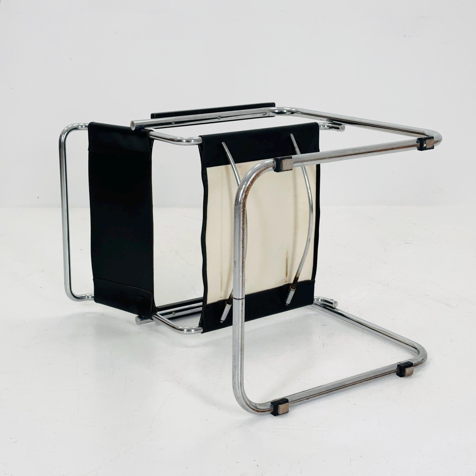 Bauhaus black leather iconic armchair by Mart Stam for Thonet 1980s