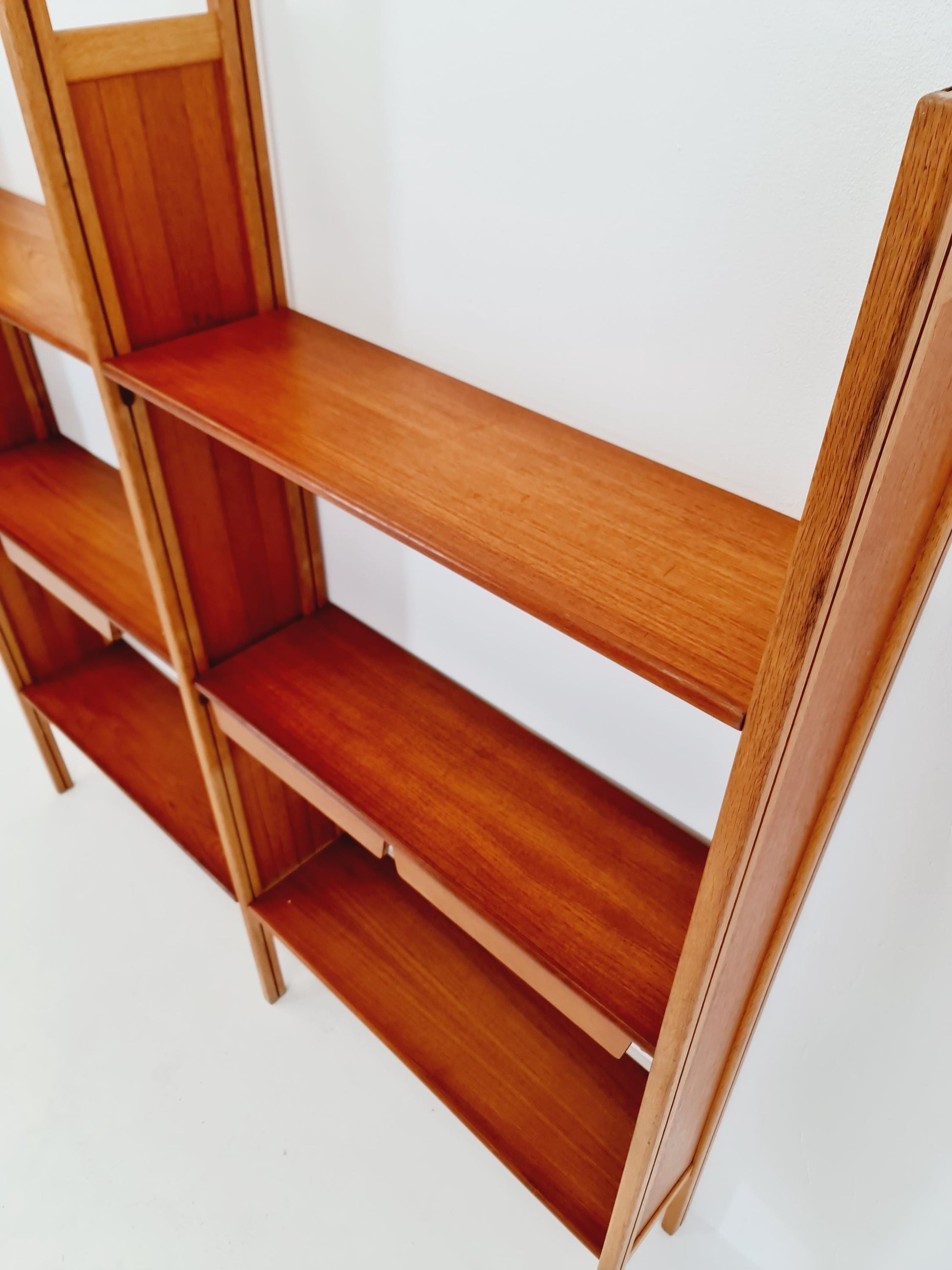Danish freestanding vintage bookshelf system/ book case teak by Bengt Ruda, 1960s