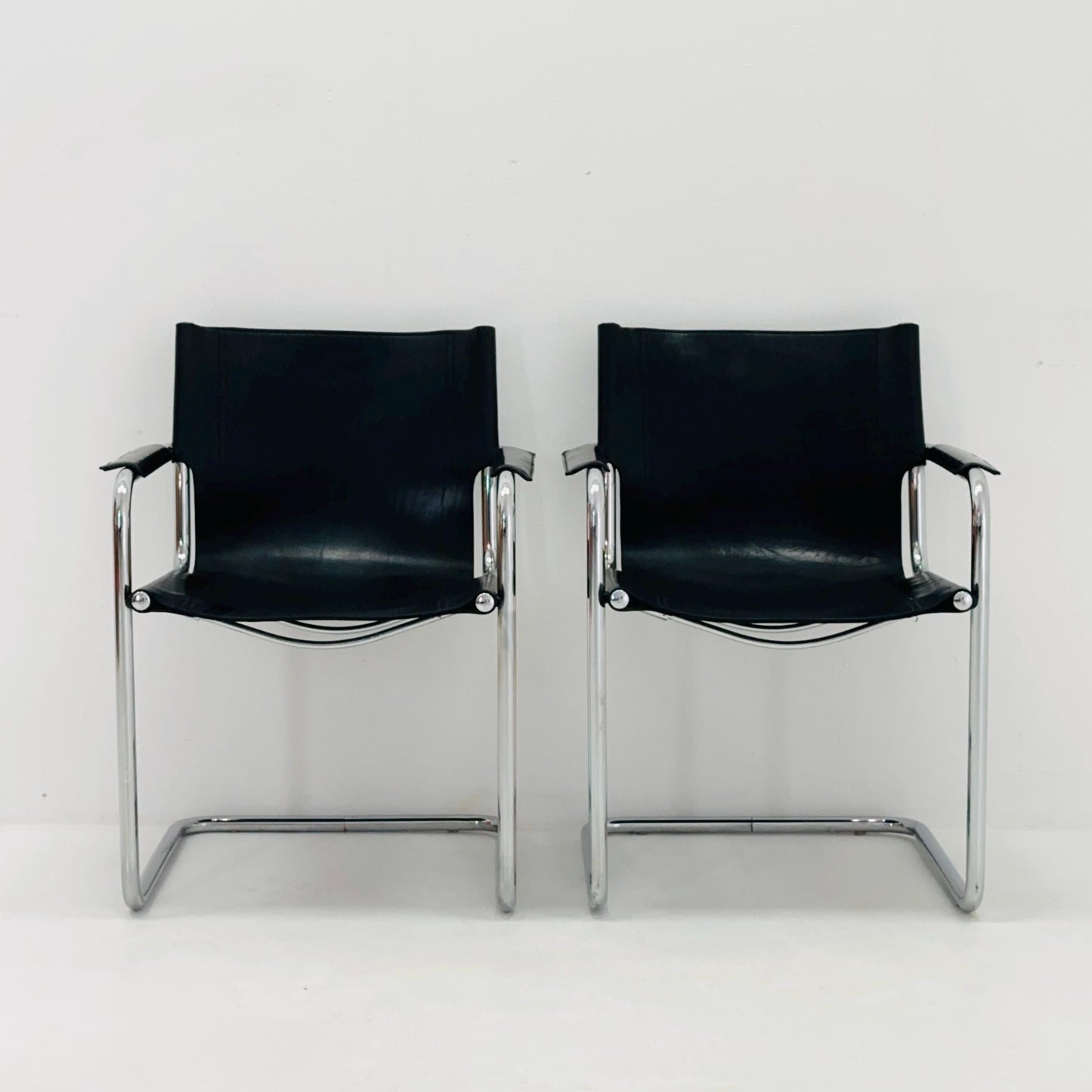 Set of 2 Mid century Matteo Grassi visitor armchairs black leather Italy 1980s