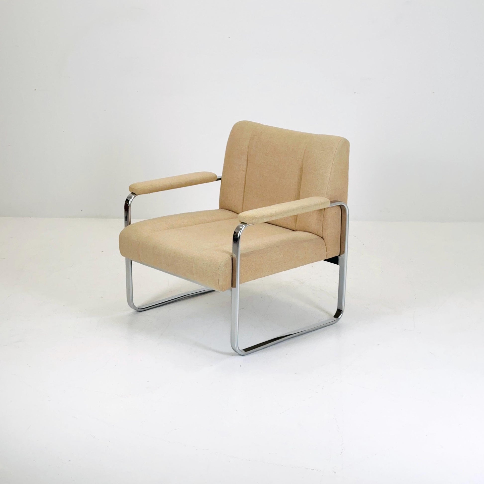 Mid-Century Modern Armchair by RH Design, Bauhaus design beige fabric Italy 1980s