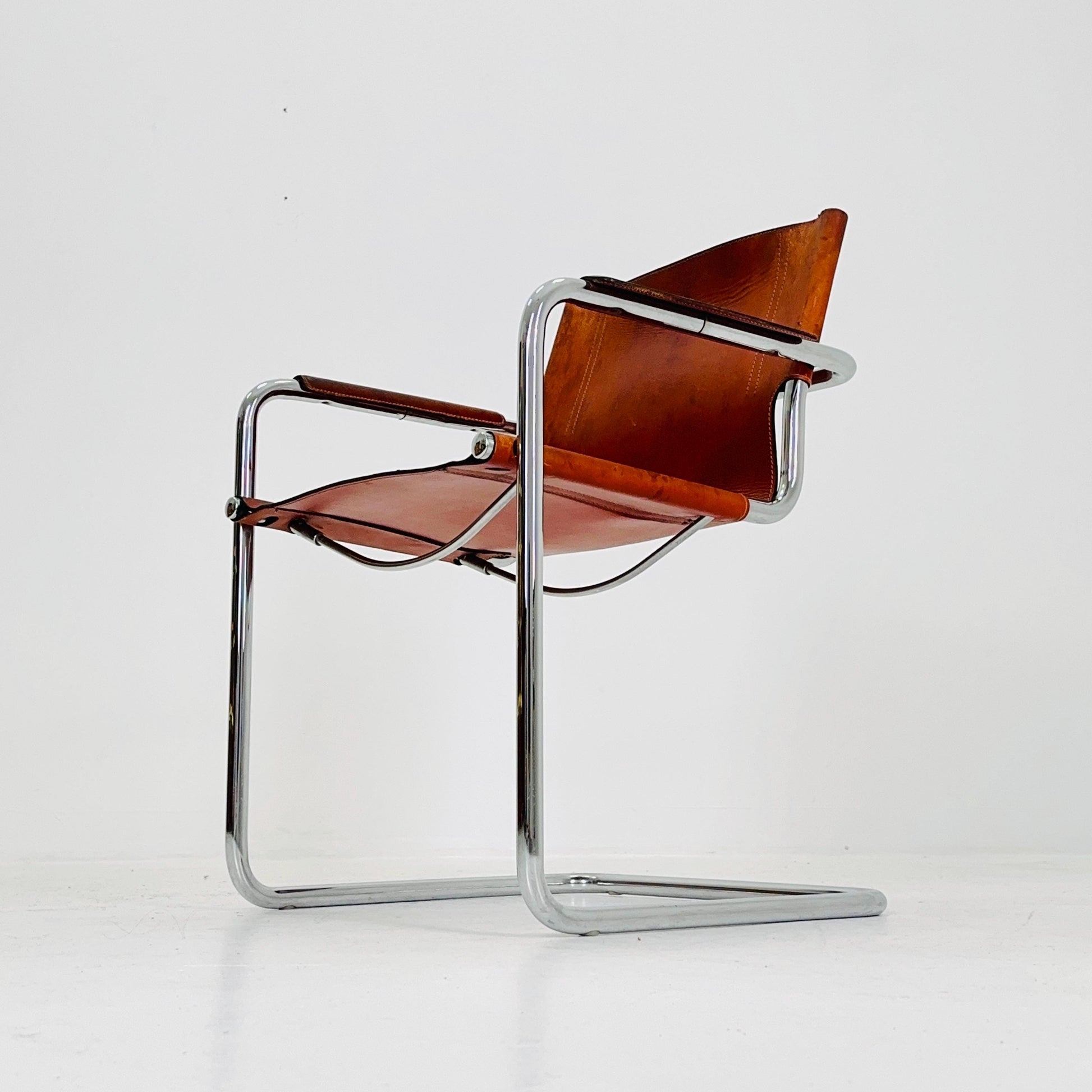 Bauhaus Matteo Grassi visitor chair in congac leather 1980s Italy