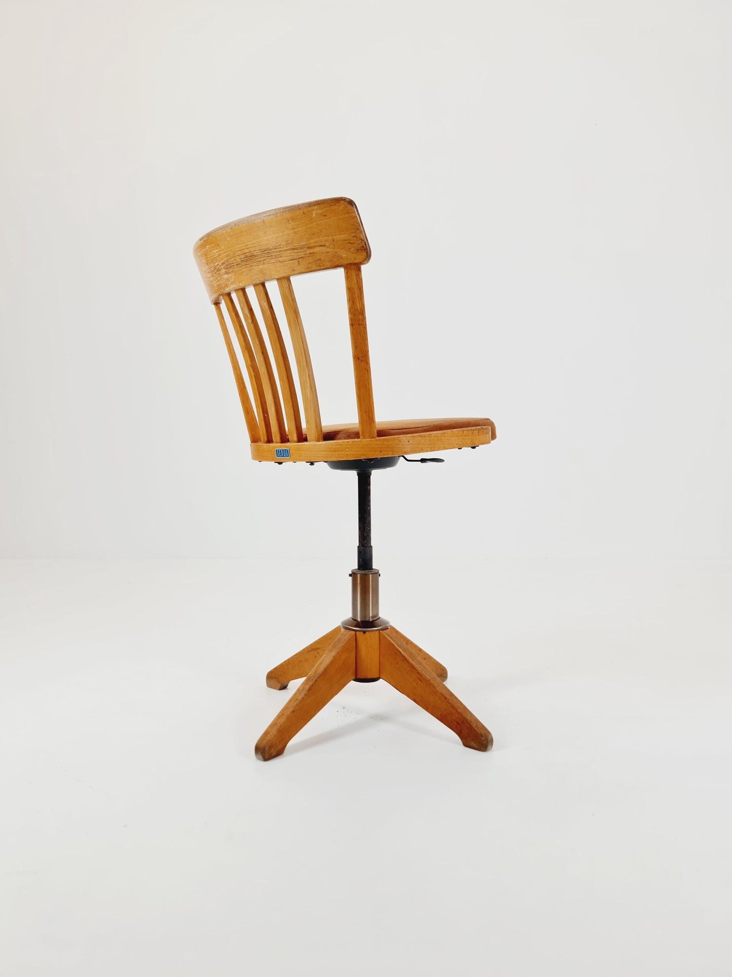 Bauhaus swivel office chair in solid wood By SEDUS 1930s