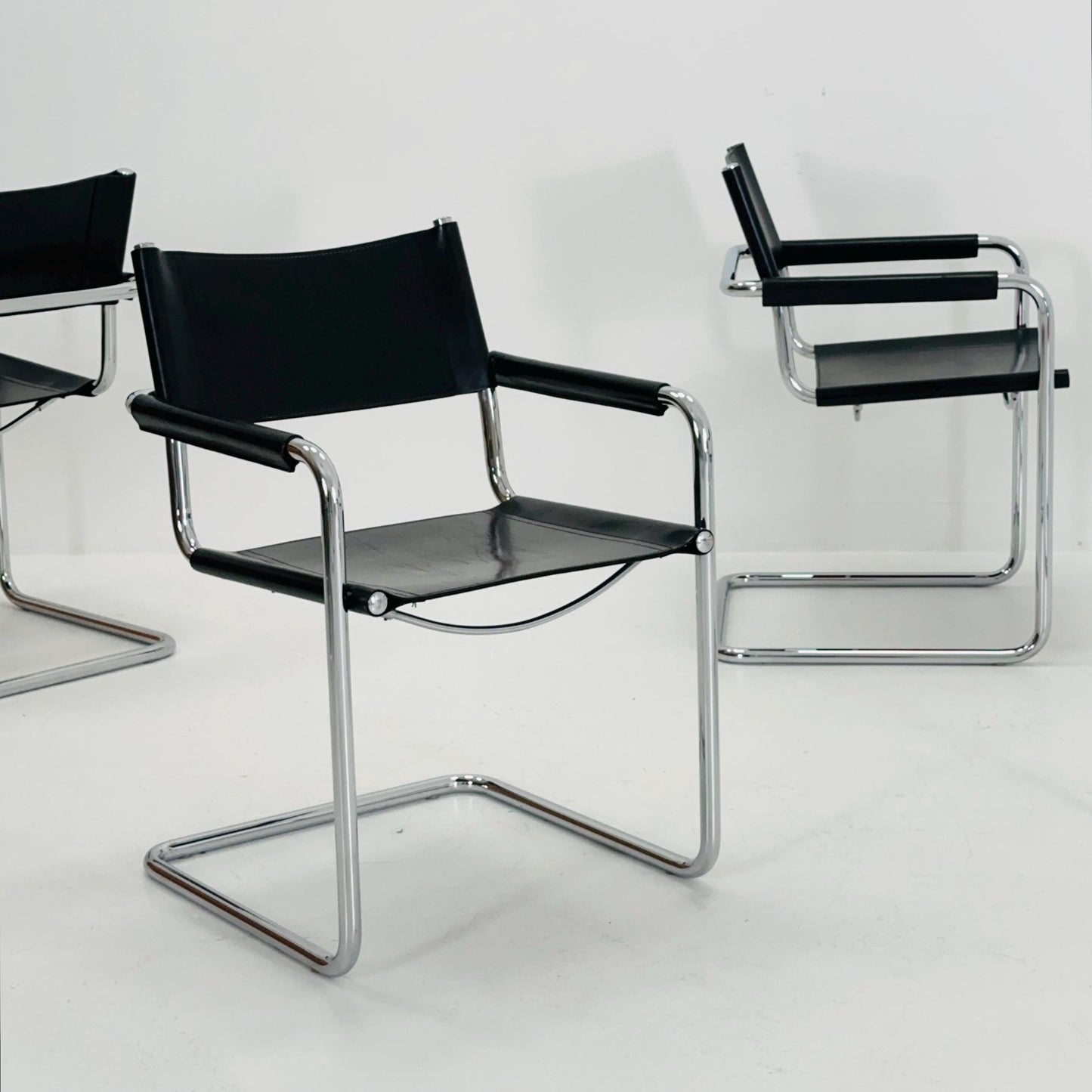 Set of 4 Mid century B34 Matteo Grassi Mg5 black leather cantilever chairs by Mart Stam italy 1980s