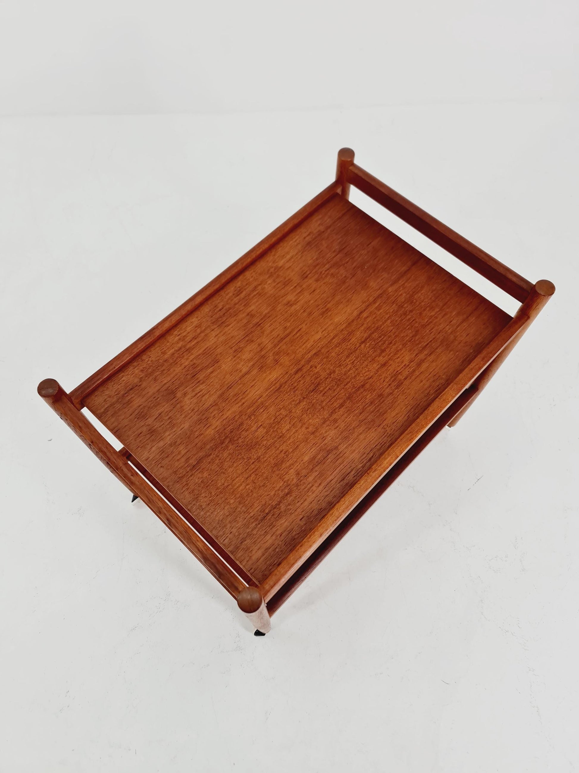 Vintage tee trolley teak table/ coffee table danish design bar carts from the 1960s