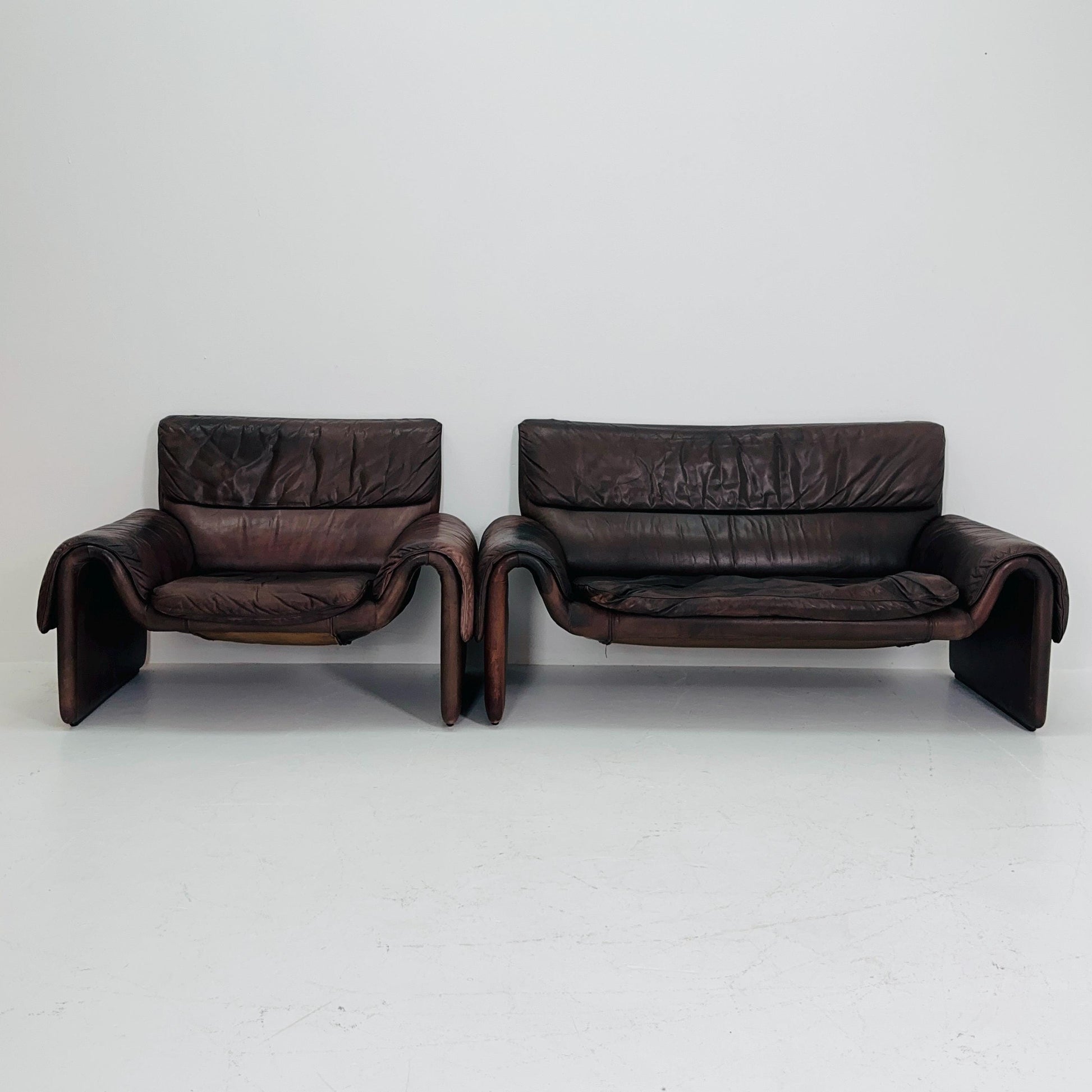 Set of 2 Mid-Century De Sede DS-2011/01 Buffalo Dark Brown leather-sofa and armchair , 2011 Switzerland