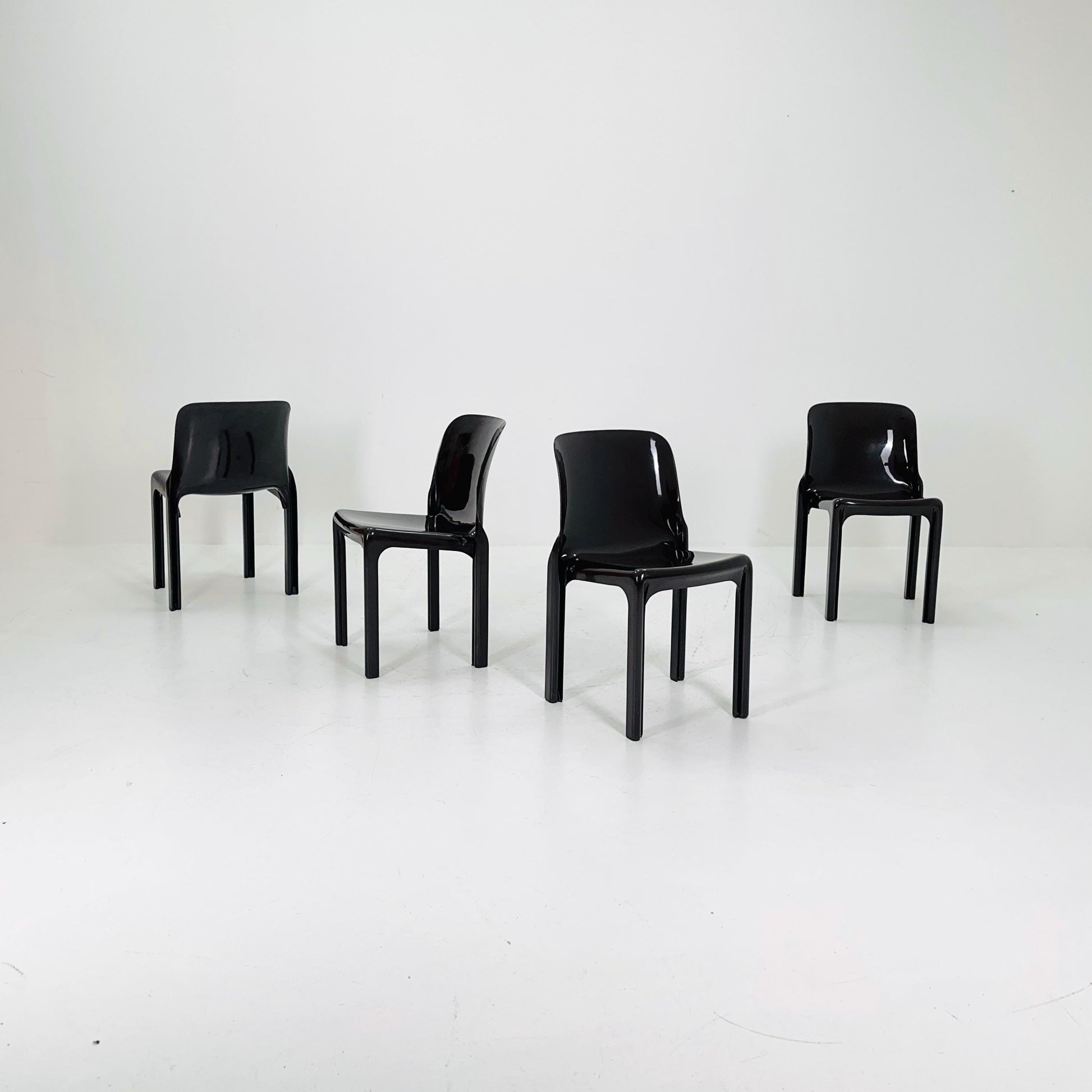Set of 4 Vintage dark brown Selene Fiberglass Chair by Vico Magistretti for Artemide 1968