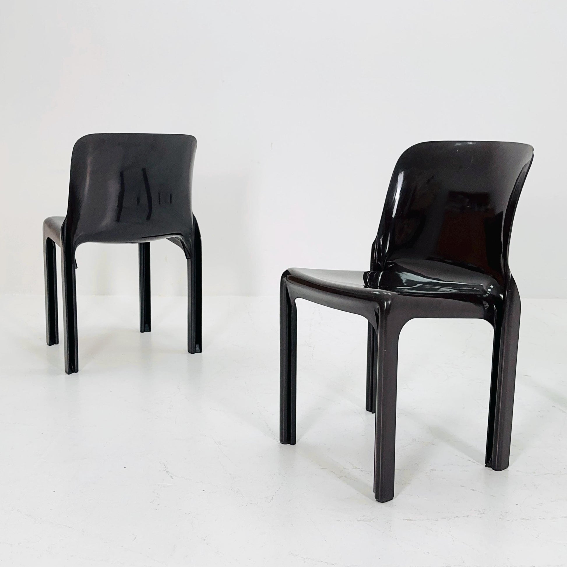 Set of 4 Vintage dark brown Selene Fiberglass Chair by Vico Magistretti for Artemide 1968