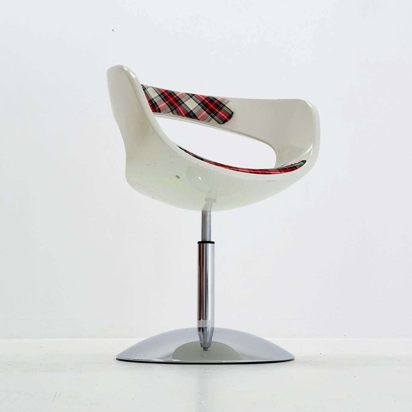 Mid century Spaceage swivel desk chair by Kare design Germany 1990s