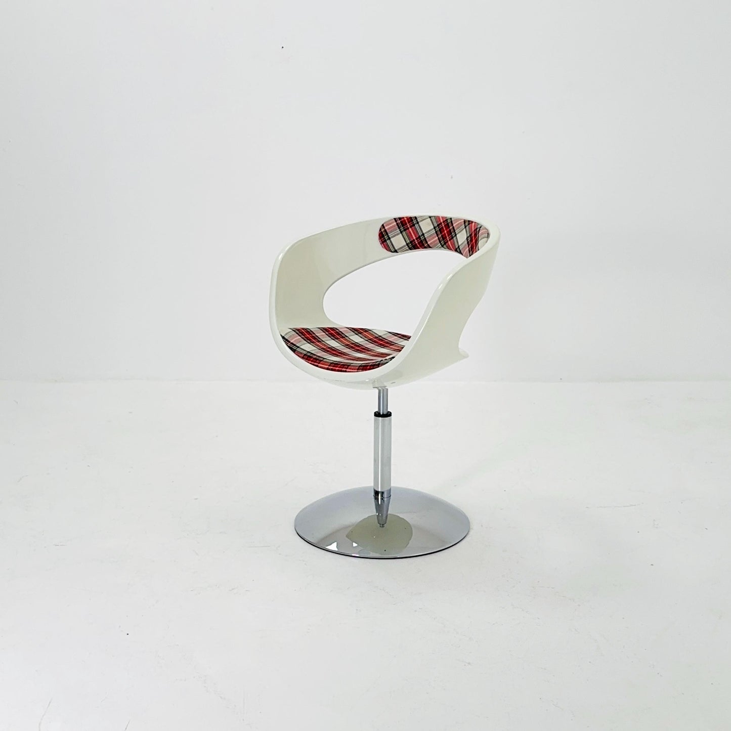 Mid century Spaceage swivel desk chair by Kare design Germany 1990s