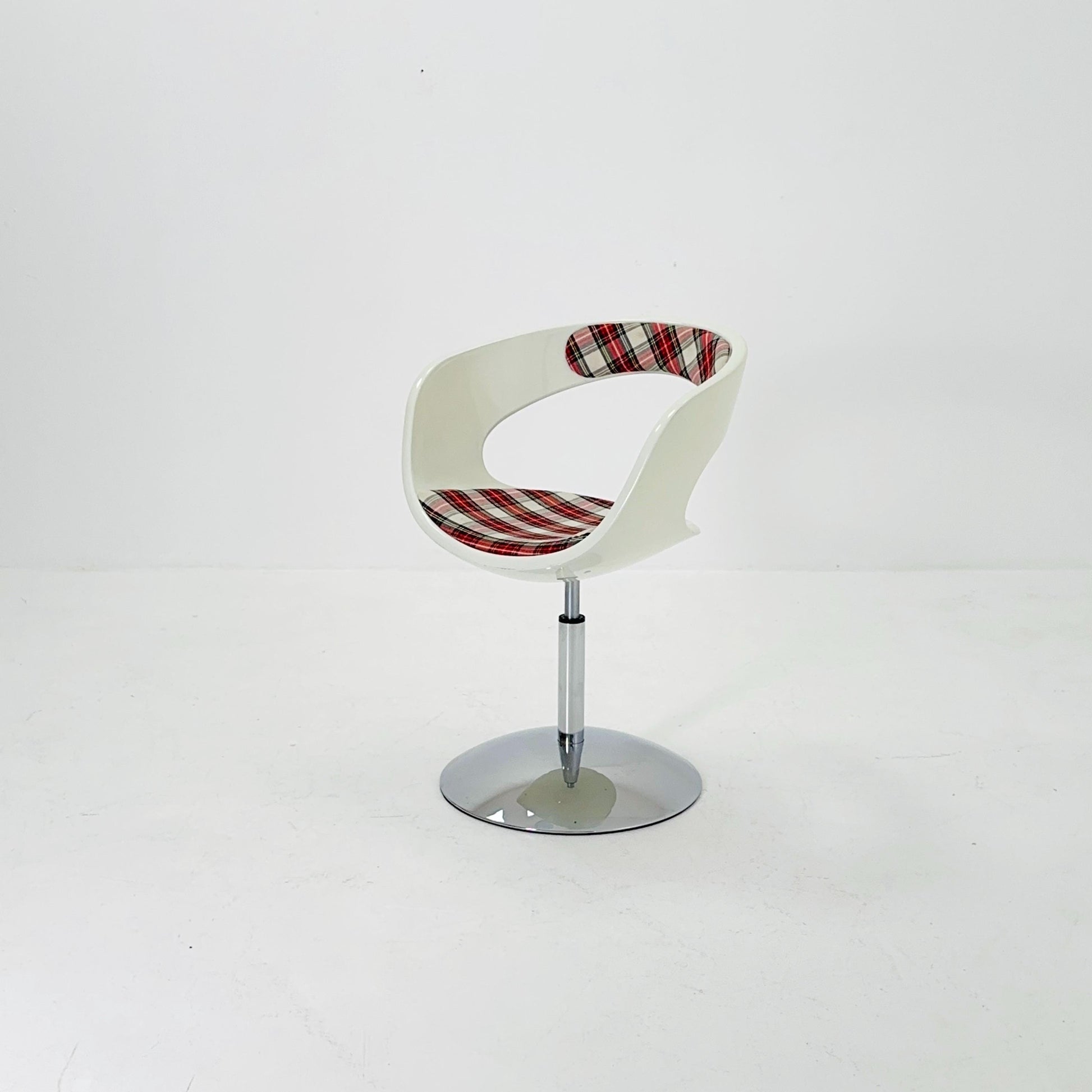 Mid century Spaceage swivel desk chair by Kare design Germany 1990s