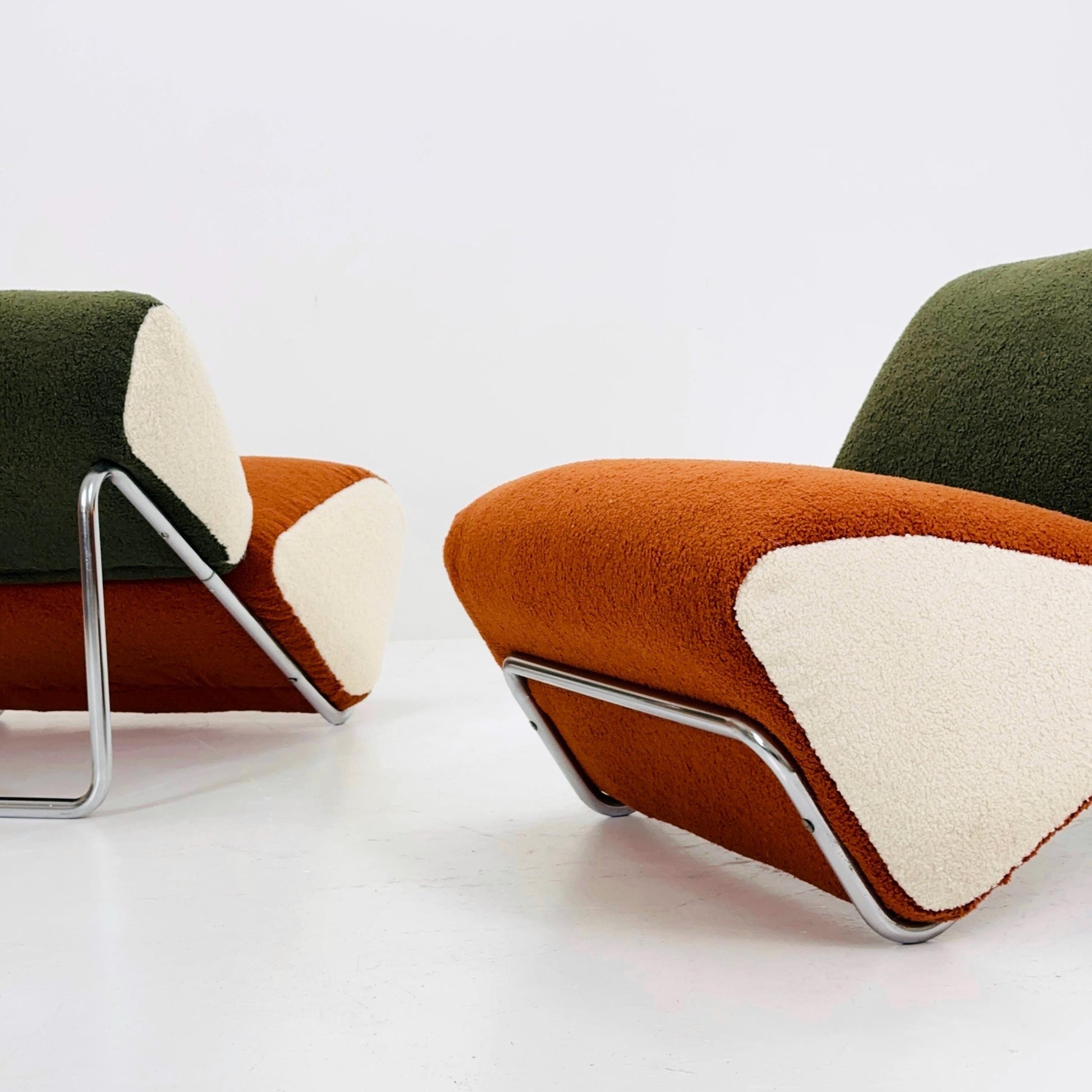 Set of 2 Mid century lounge chairs by Peter Brown for TH Brown 1980s