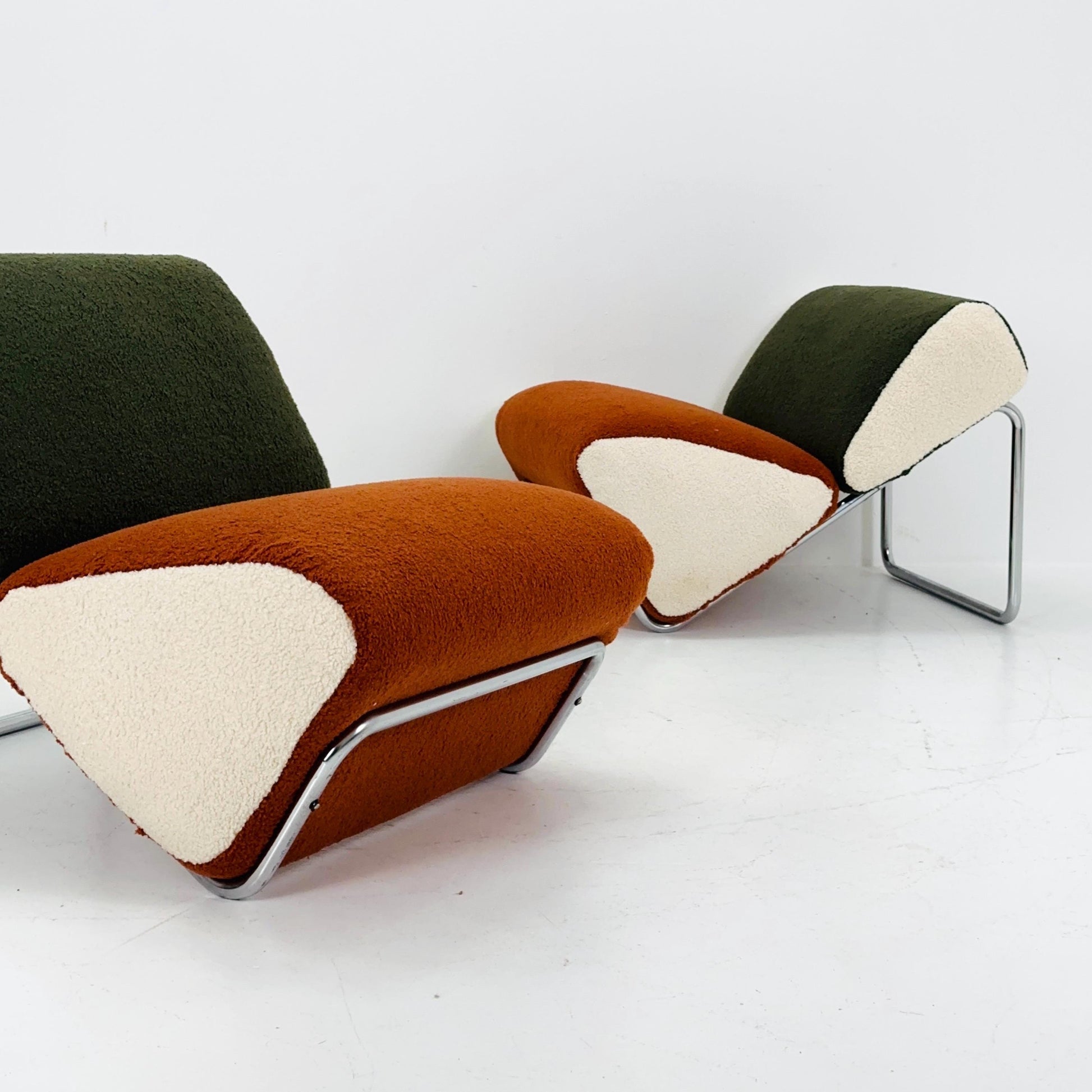 Set of 2 Mid century lounge chairs by Peter Brown for TH Brown 1980s