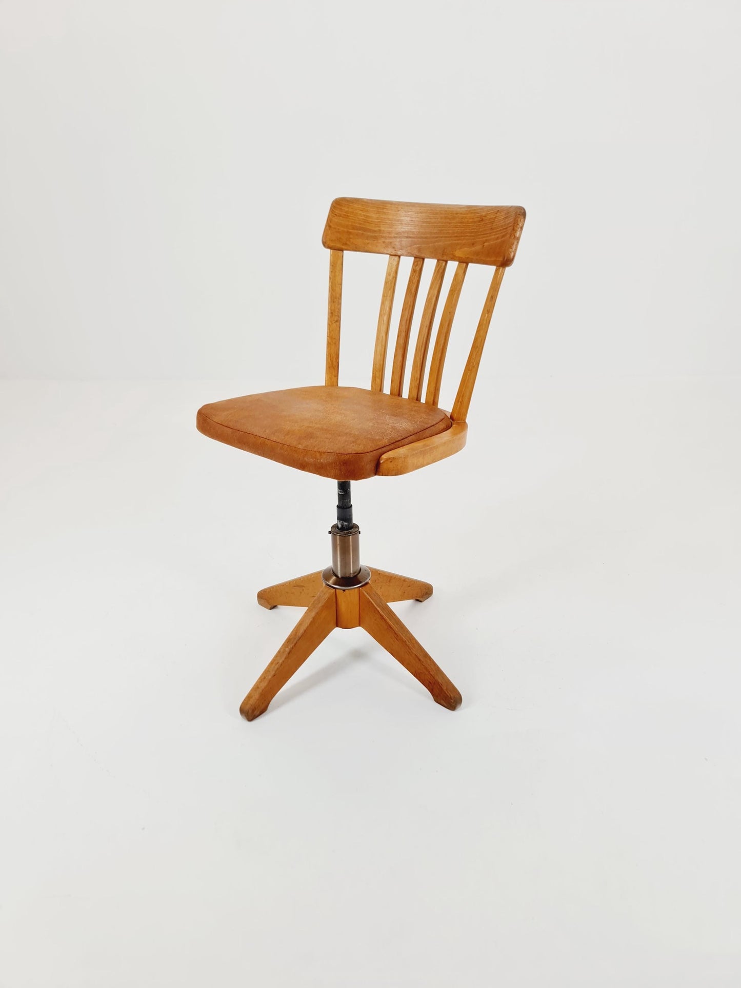Bauhaus swivel office chair in solid wood By SEDUS 1930s
